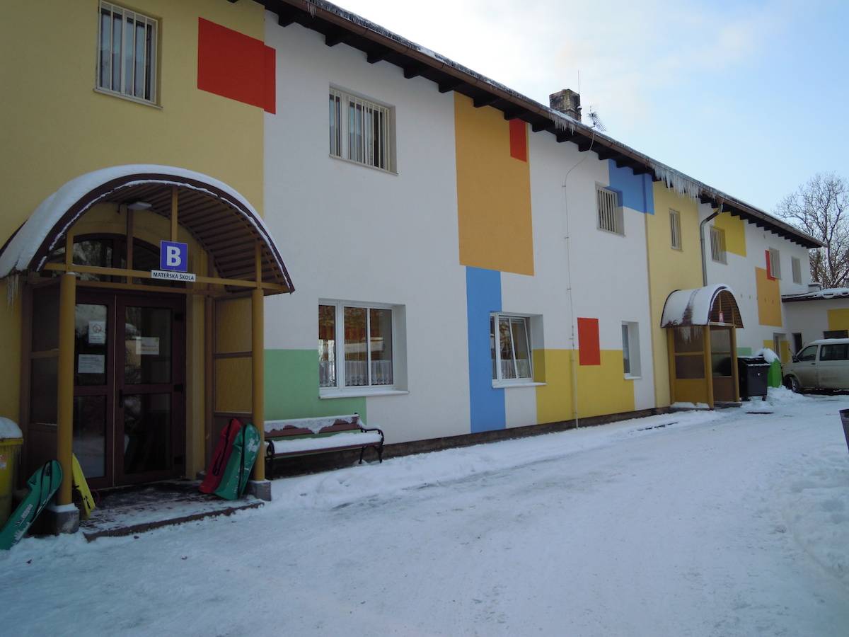 Dětský domov,  MŠ a školní jídelna, Broumov, třída Masarykova foto 2