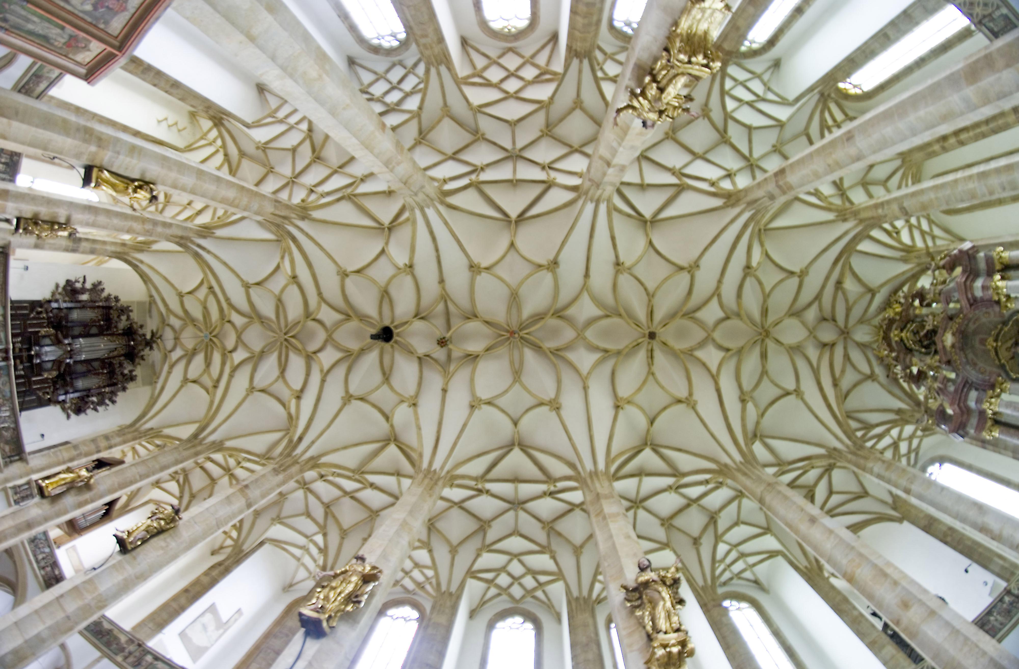 Kostel Nanebevzetí Panny Marie v Mostě foto 3