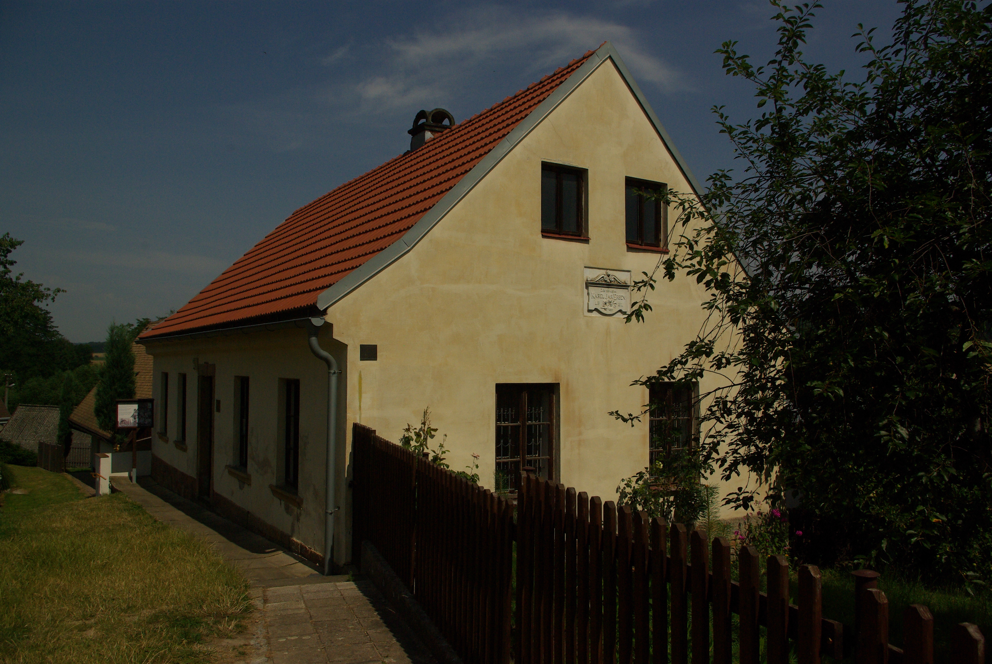 Památník Karla Jaromíra Erbena foto 4