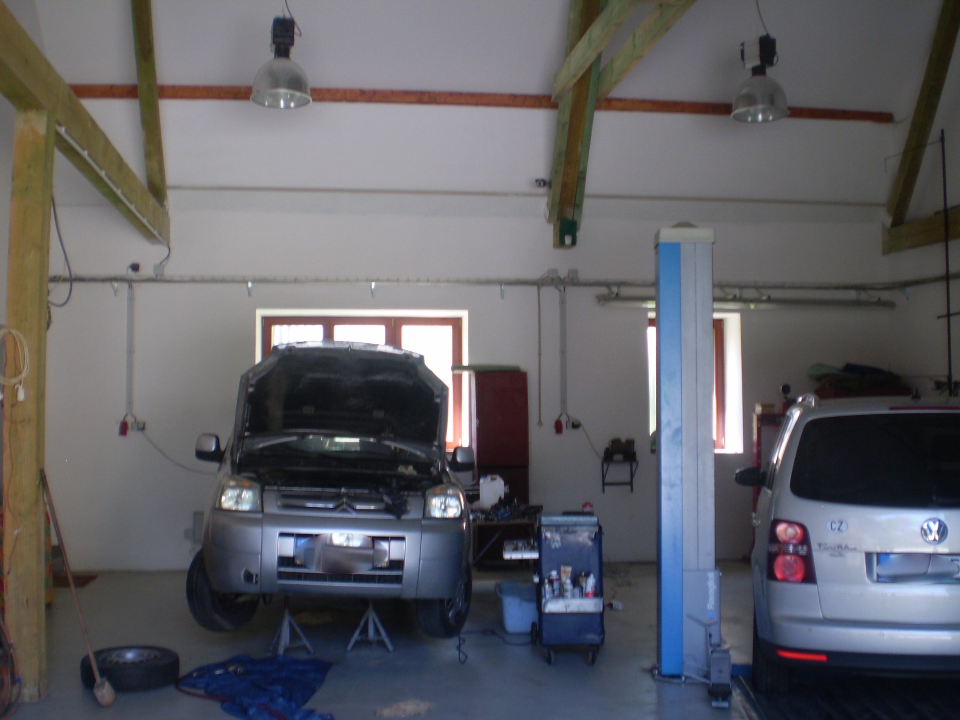 Servis osobních a užitkových vozidel