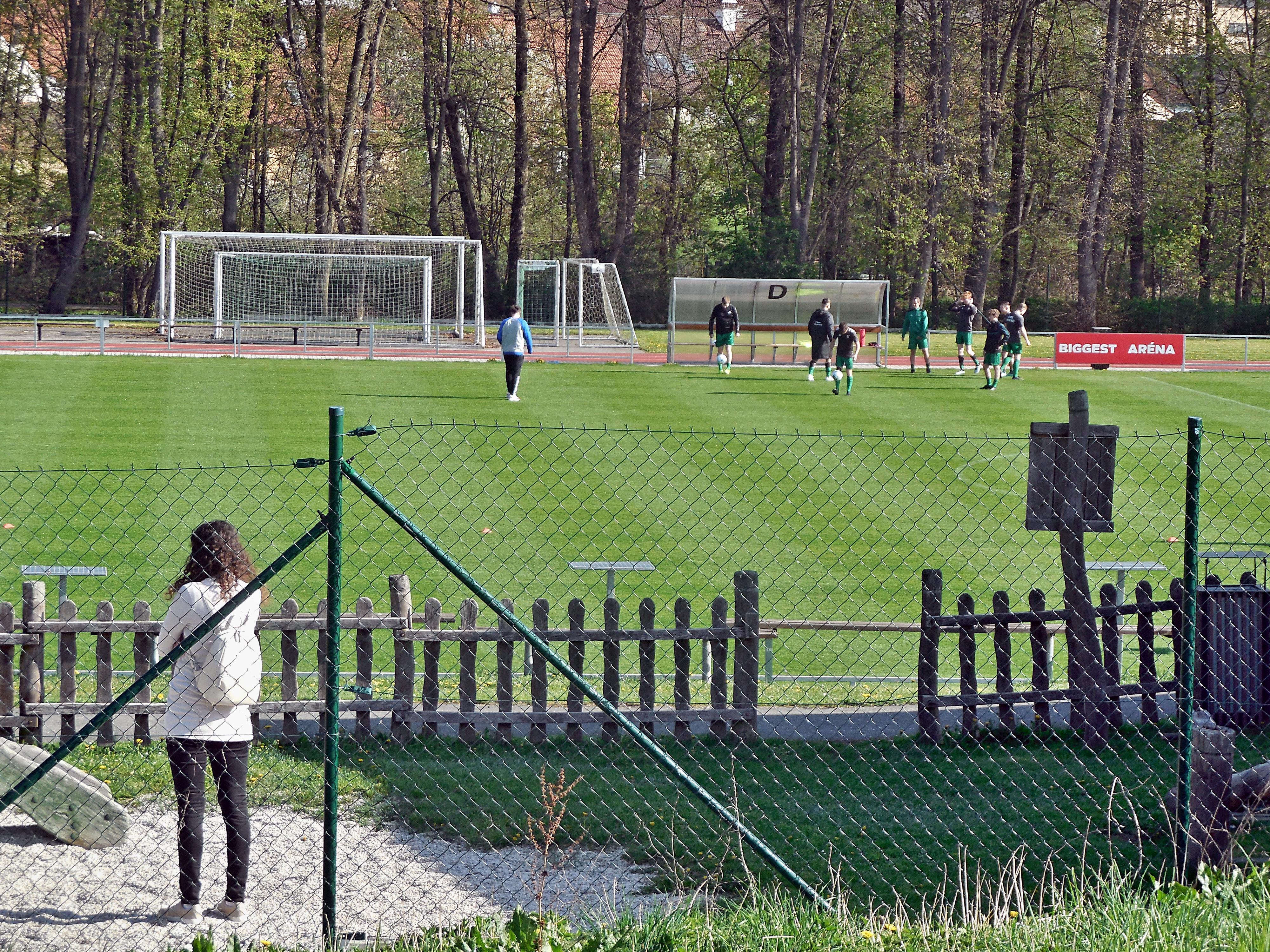 Fotbalové hřiště Spálené Poříčí