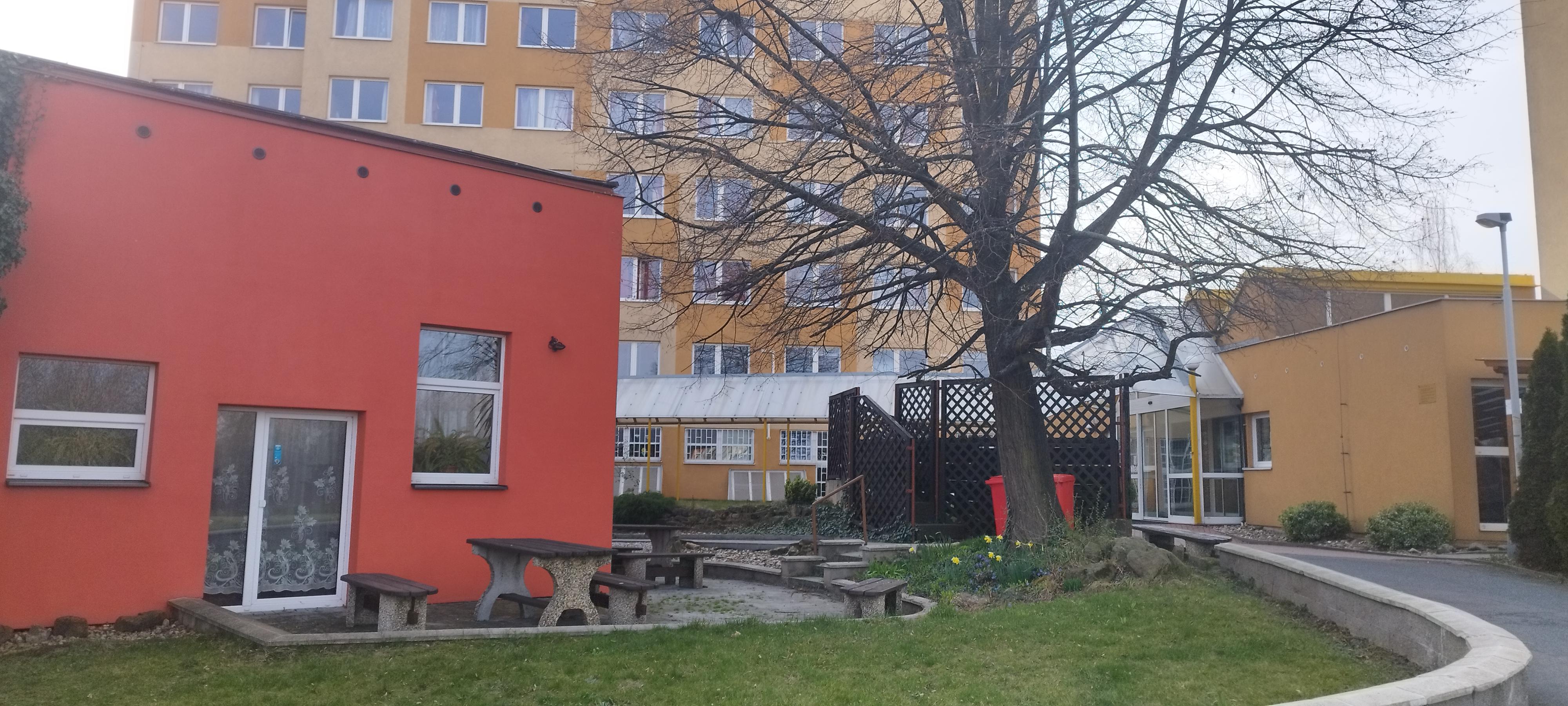 Domov mládeže a školní jídelna, Praha 9, Lovosická 42 foto 4