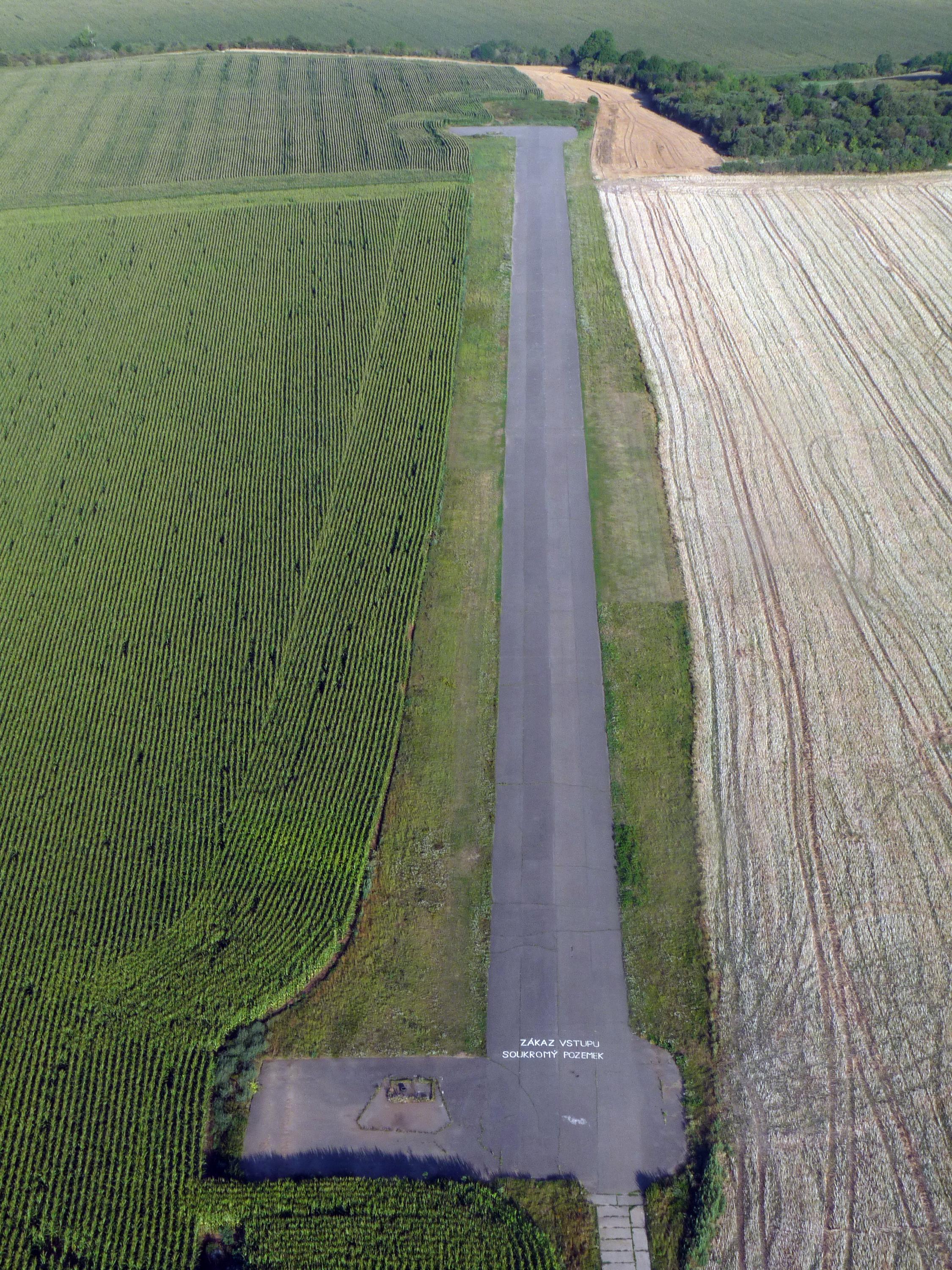 Letiště Chrášťany, s.r.o. foto 3