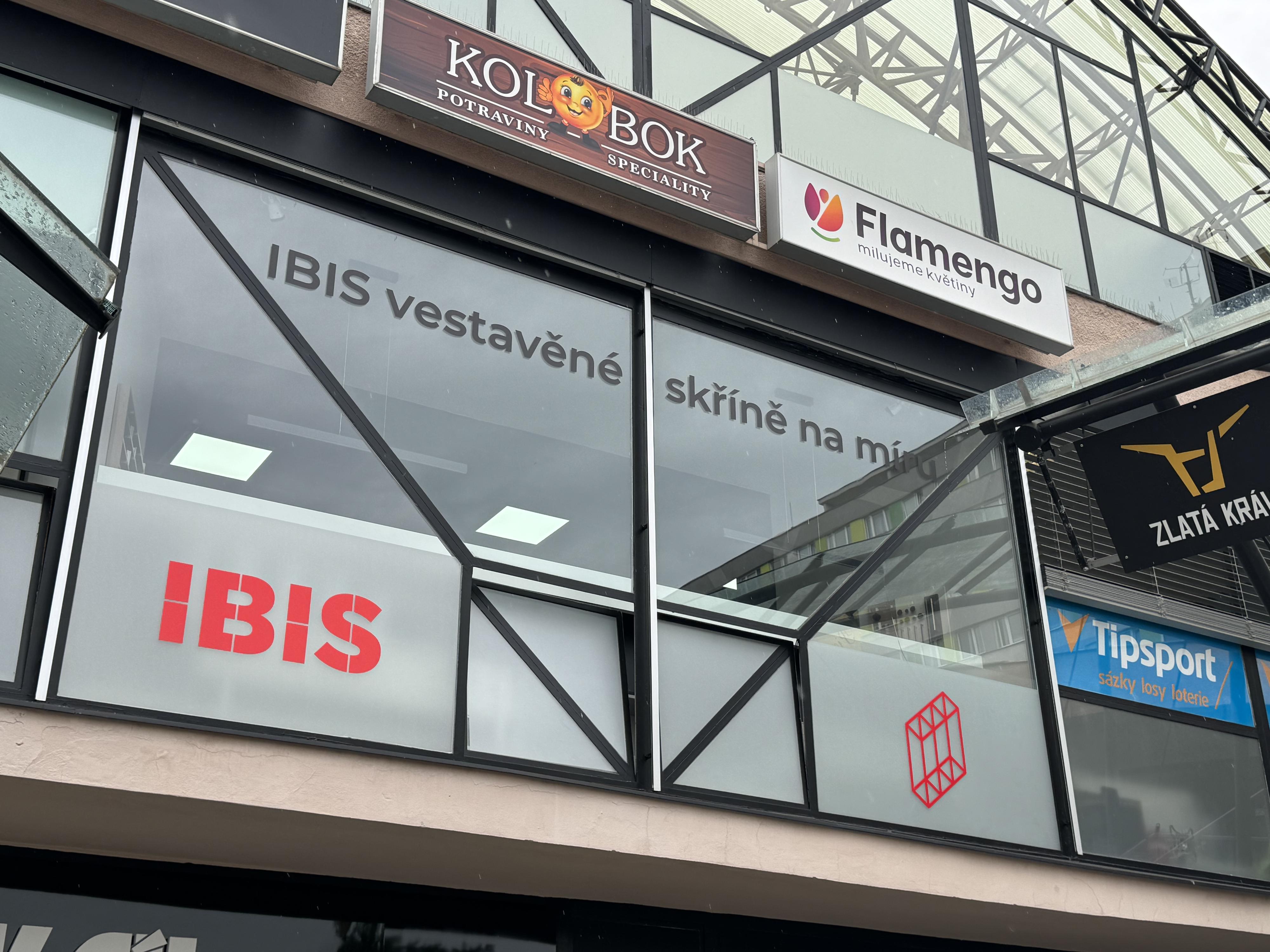 IBIS - skříně na míru foto 2