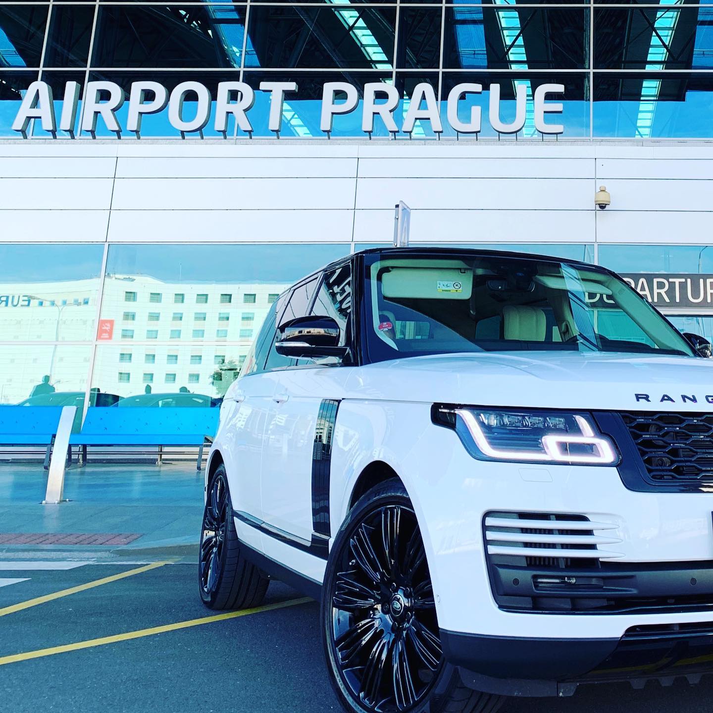 EASY Car Rental Prague Airport foto 2