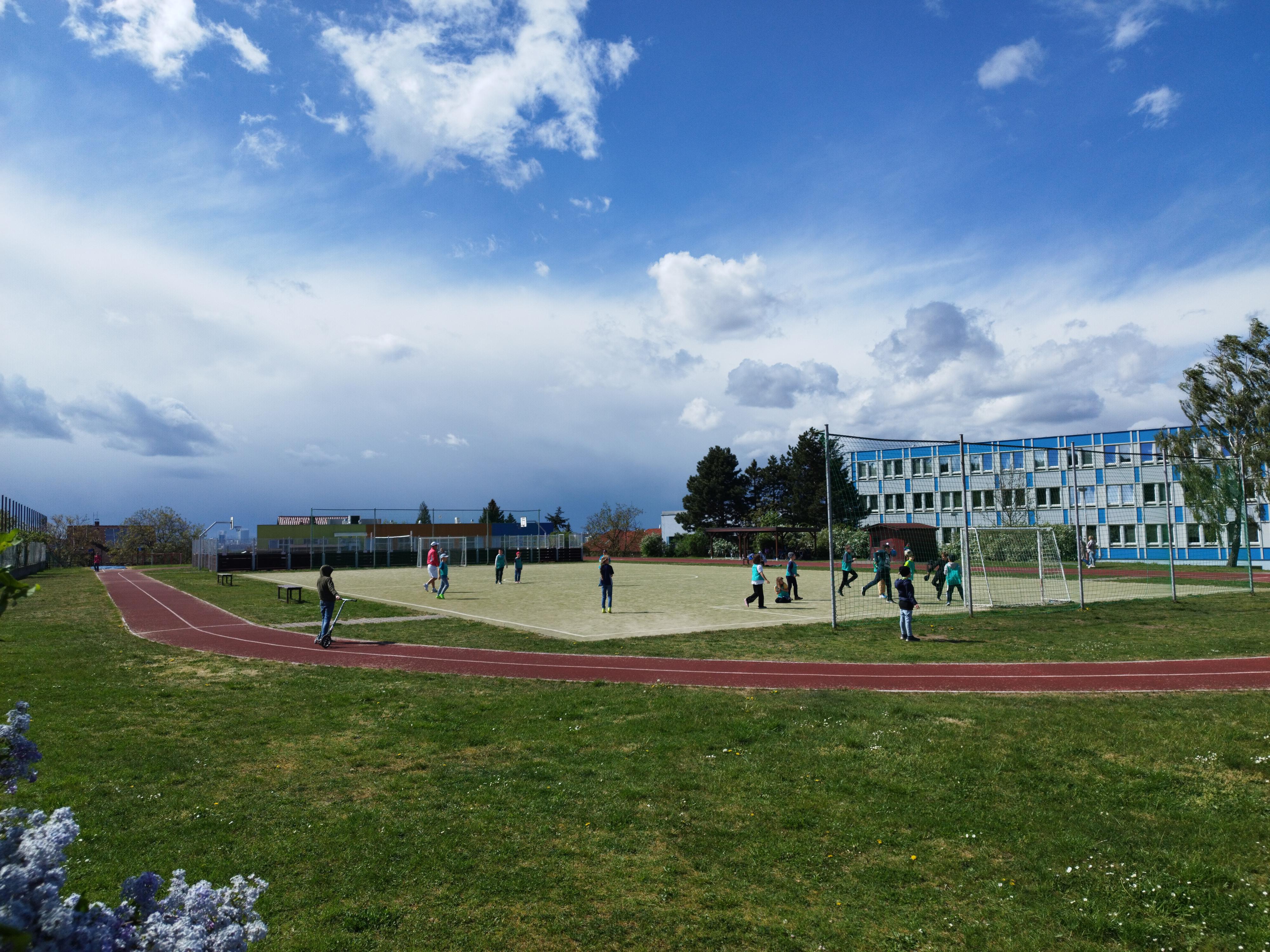 ZŠ Človíček Hostivař