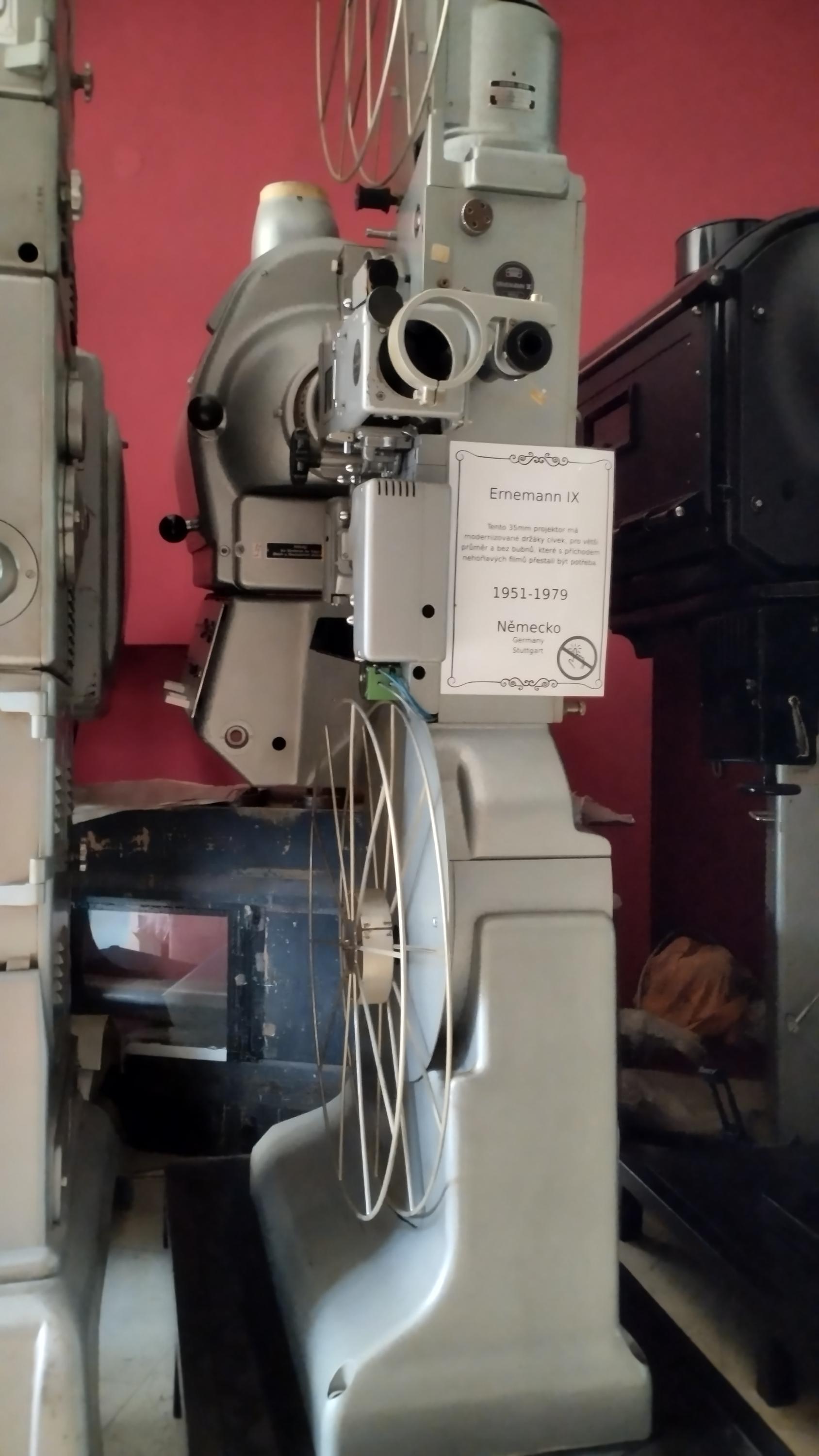 Galerie promítaček - audiovizuální techniky foto 3