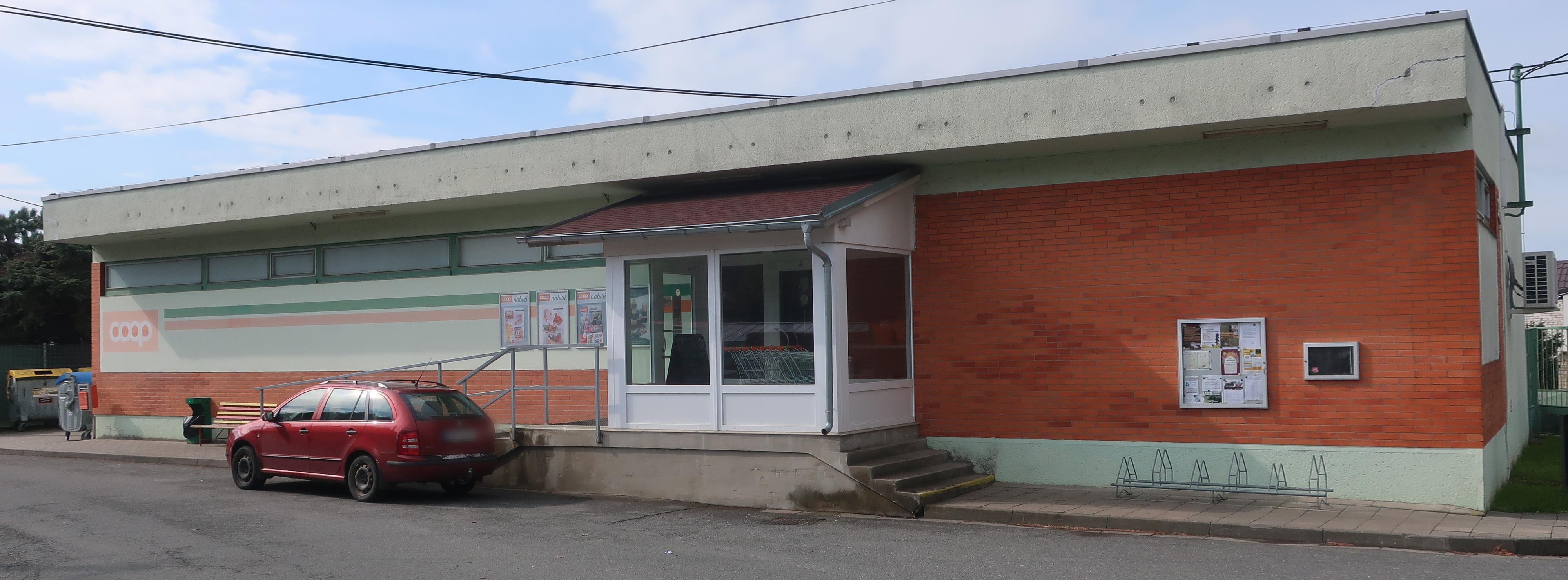 Jednota, spotřební družstvo v Hodoníně - COOP foto 2
