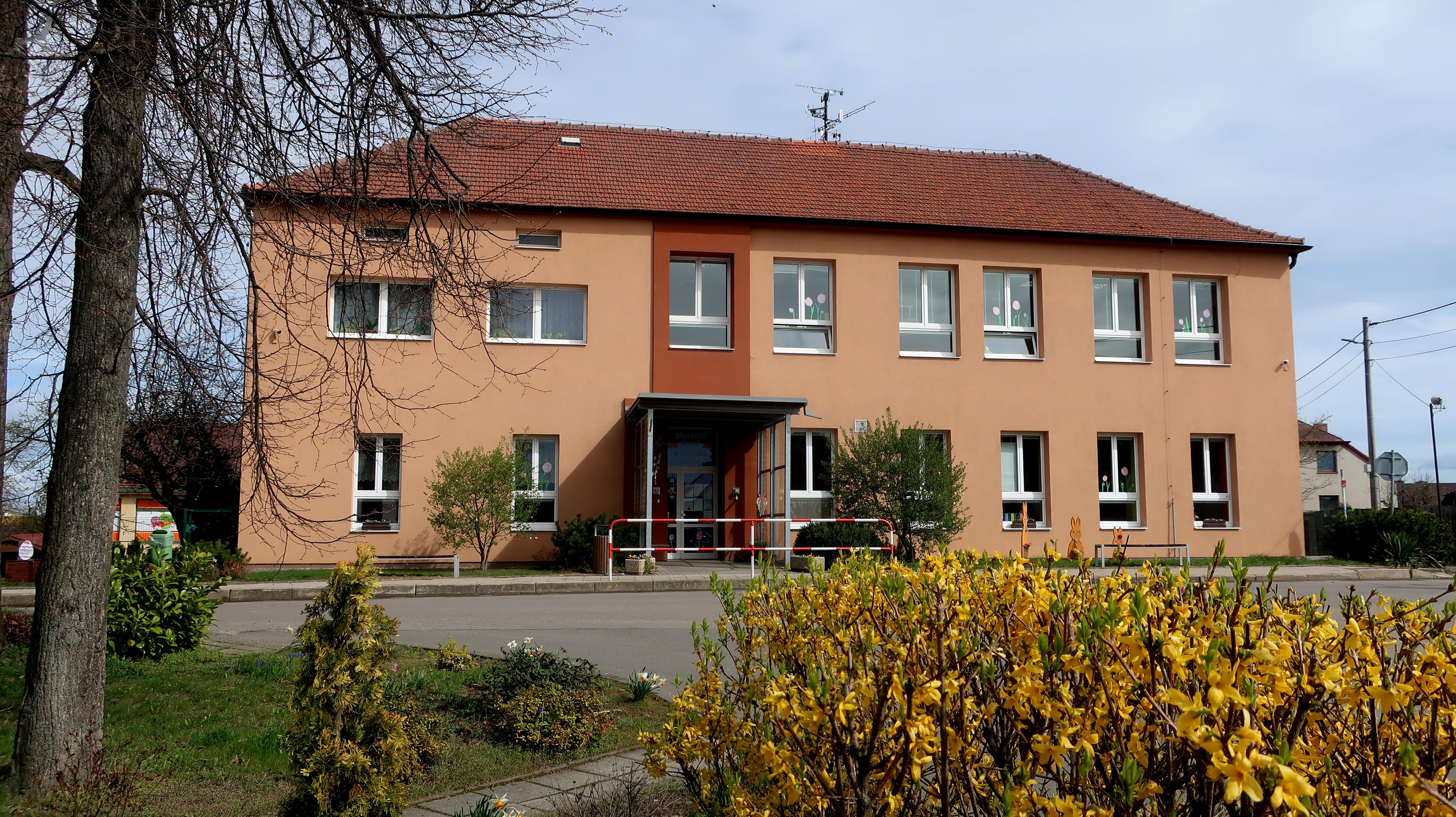 ZŠ a MŠ Koněšín foto 1