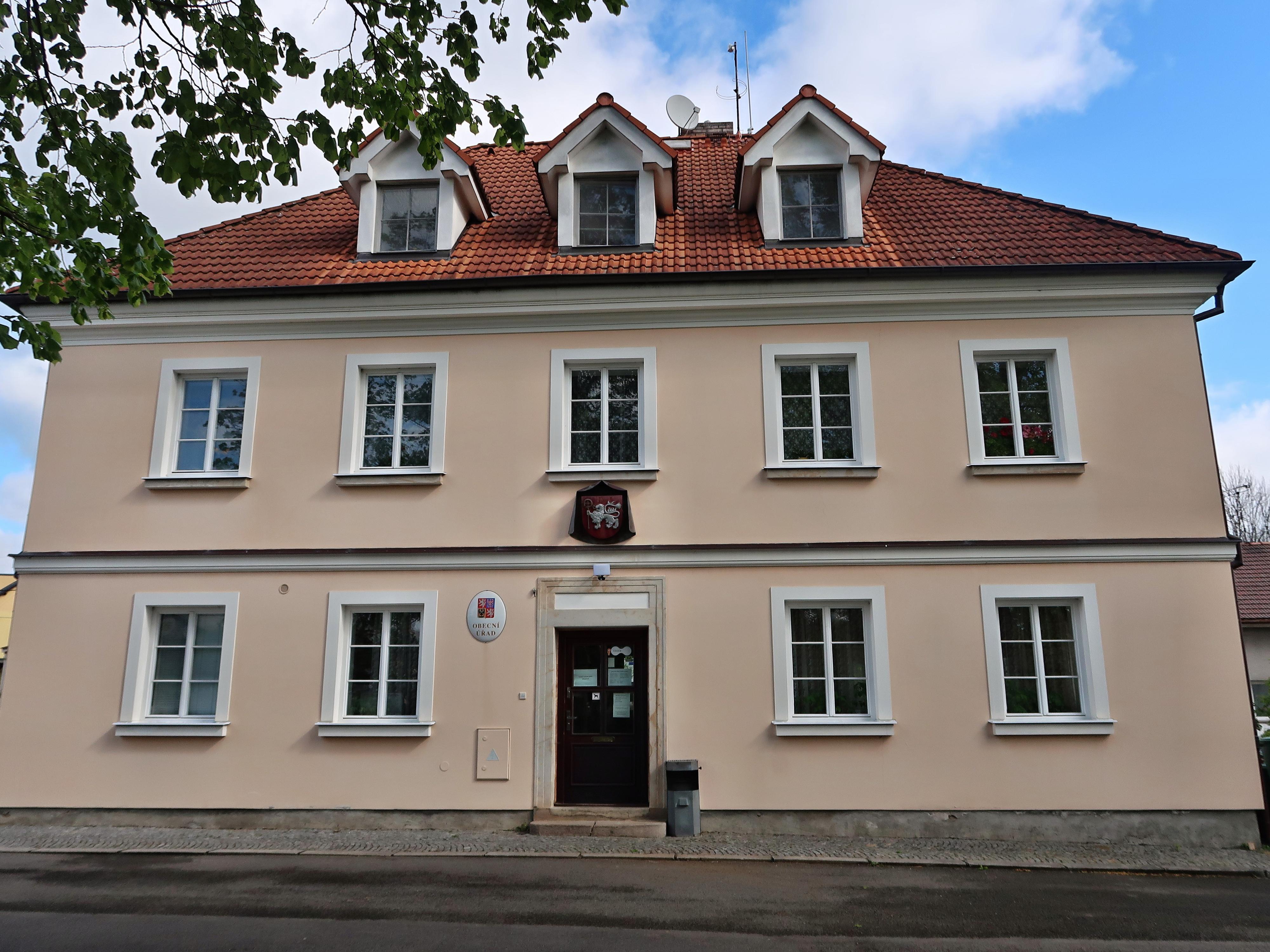 Klášter Hradiště nad Jizerou - obecní úřad foto 3