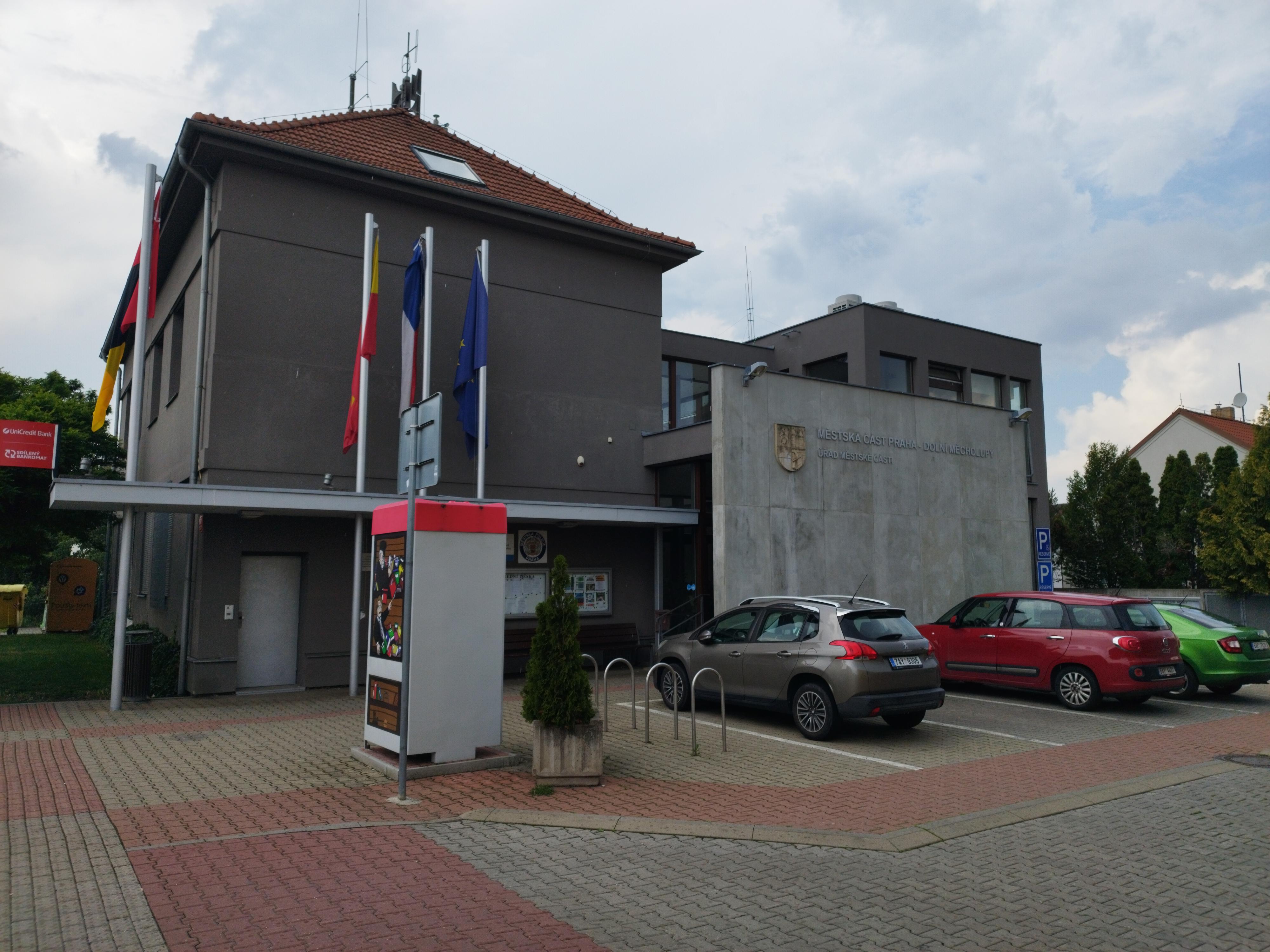 Úřad městské části Praha-Dolní Měcholupy foto 3