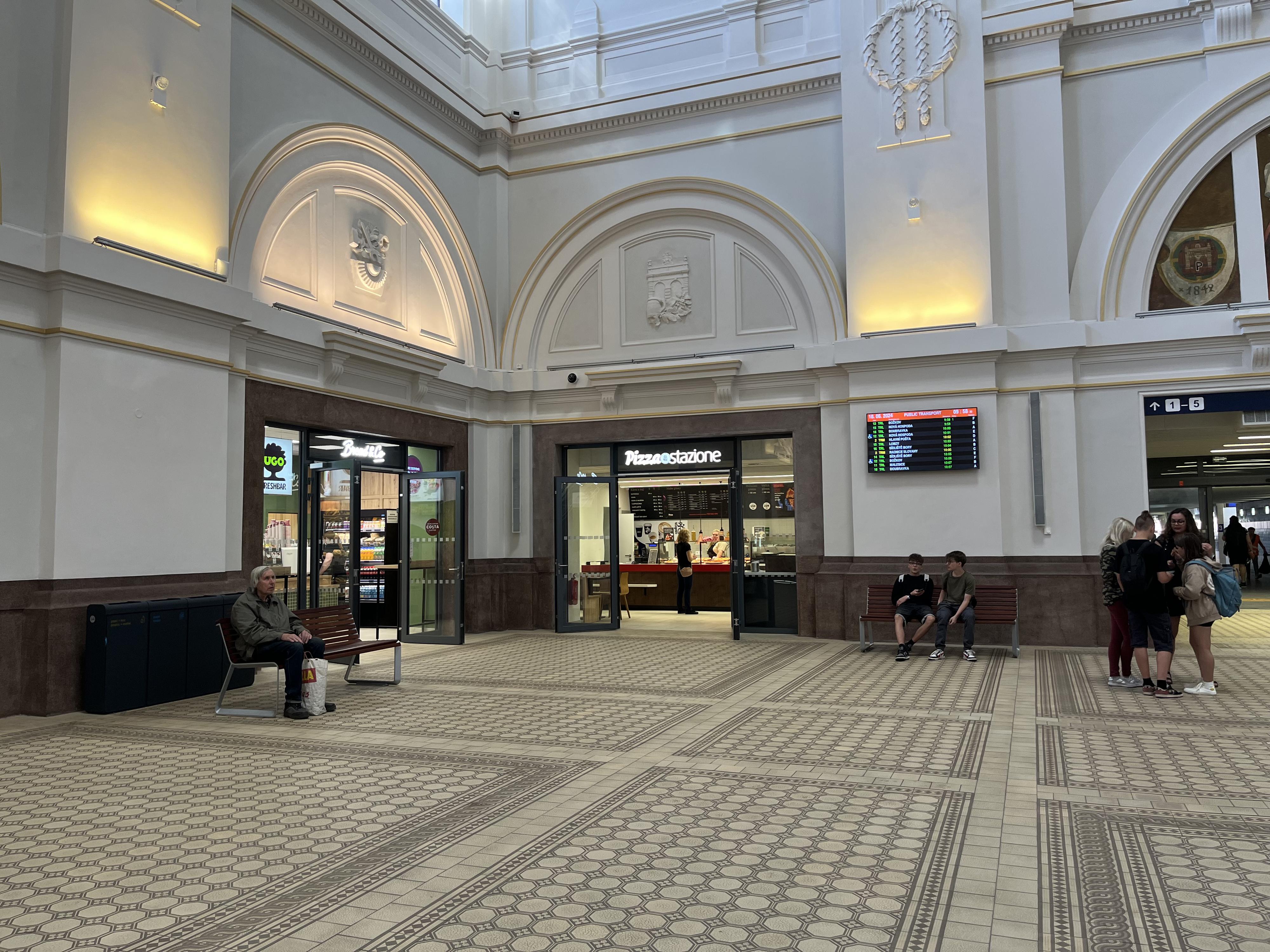 Pizza Lamia stazione foto 4