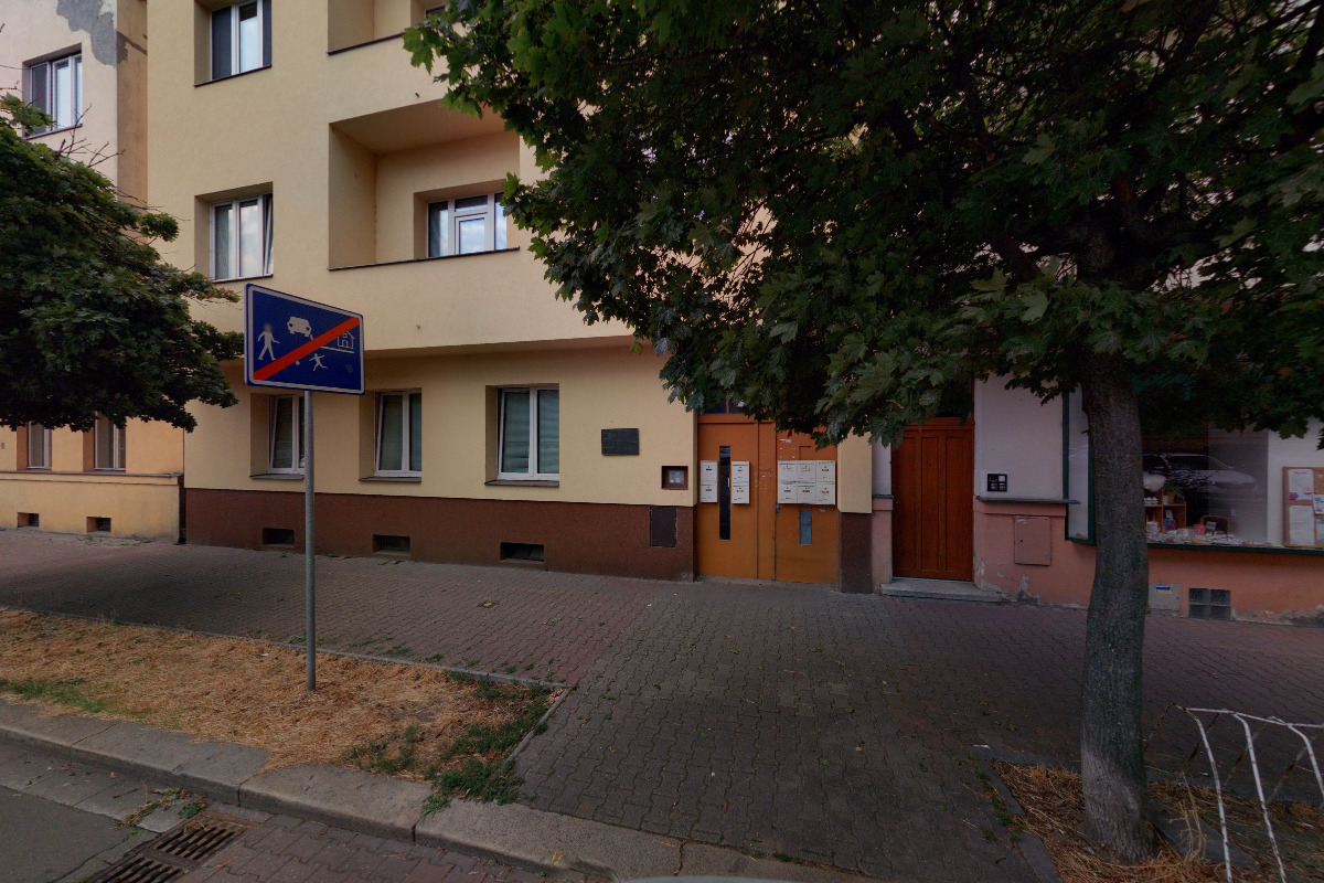 Spolehlivá nonstop taxislužba v Pardubicích a širokém okolí. Ochotný, sympatický, zkušený český řidiči.