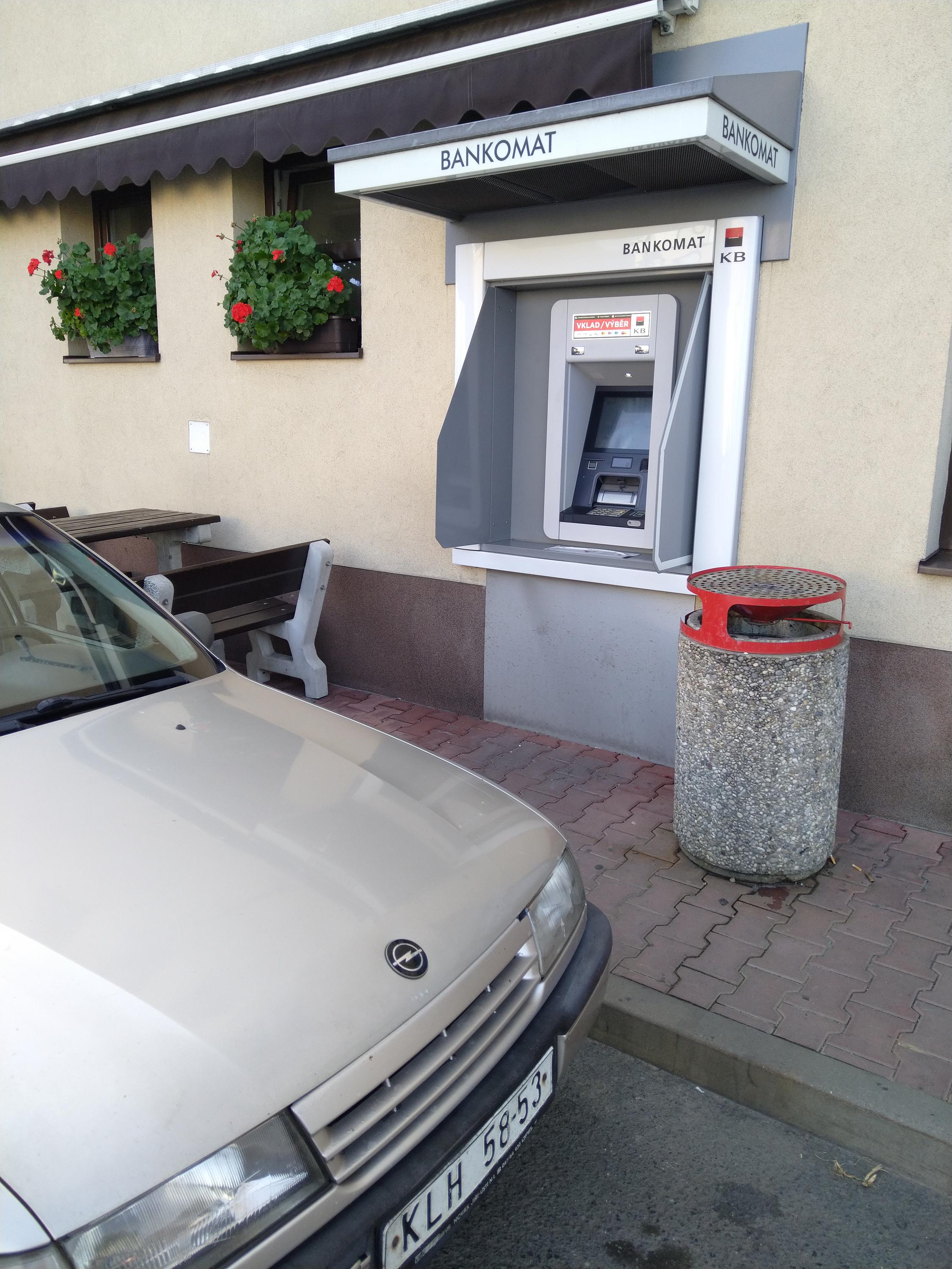 Bankomat Komerční banky foto 2