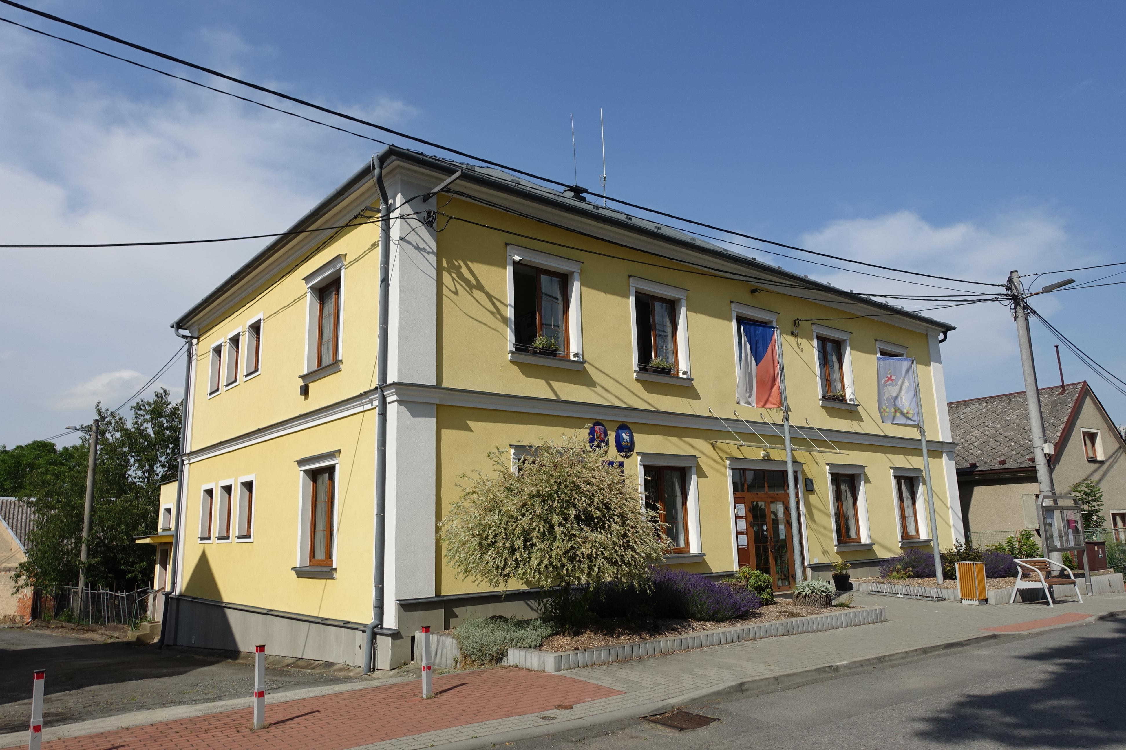 Stěbořice - obecní úřad foto 4