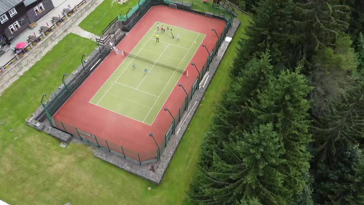 Tenis - Squash Bouda Máma foto 2 (náhled videa)