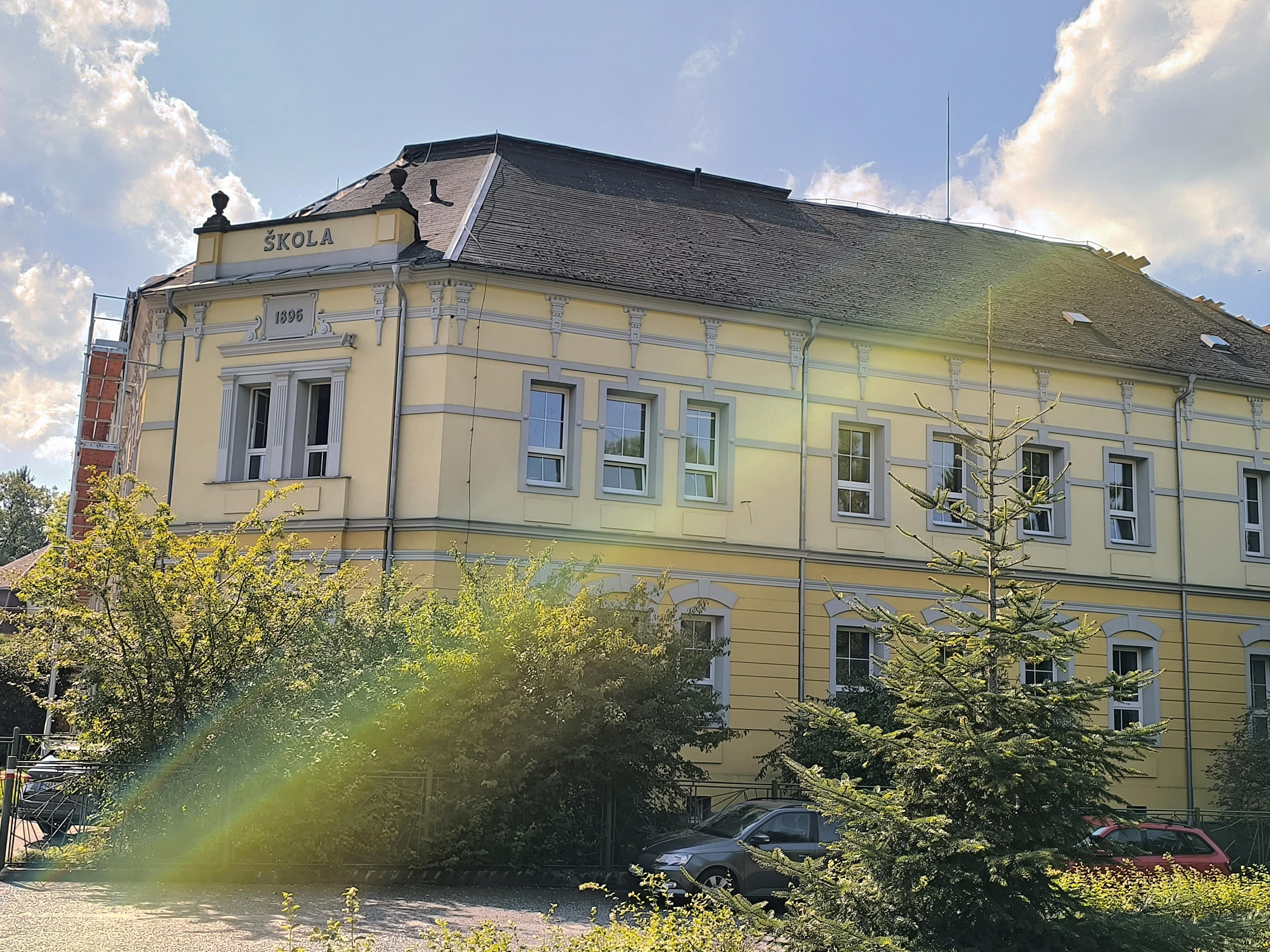 ZŠ a MŠ Jindřichovice pod Smrkem foto 2