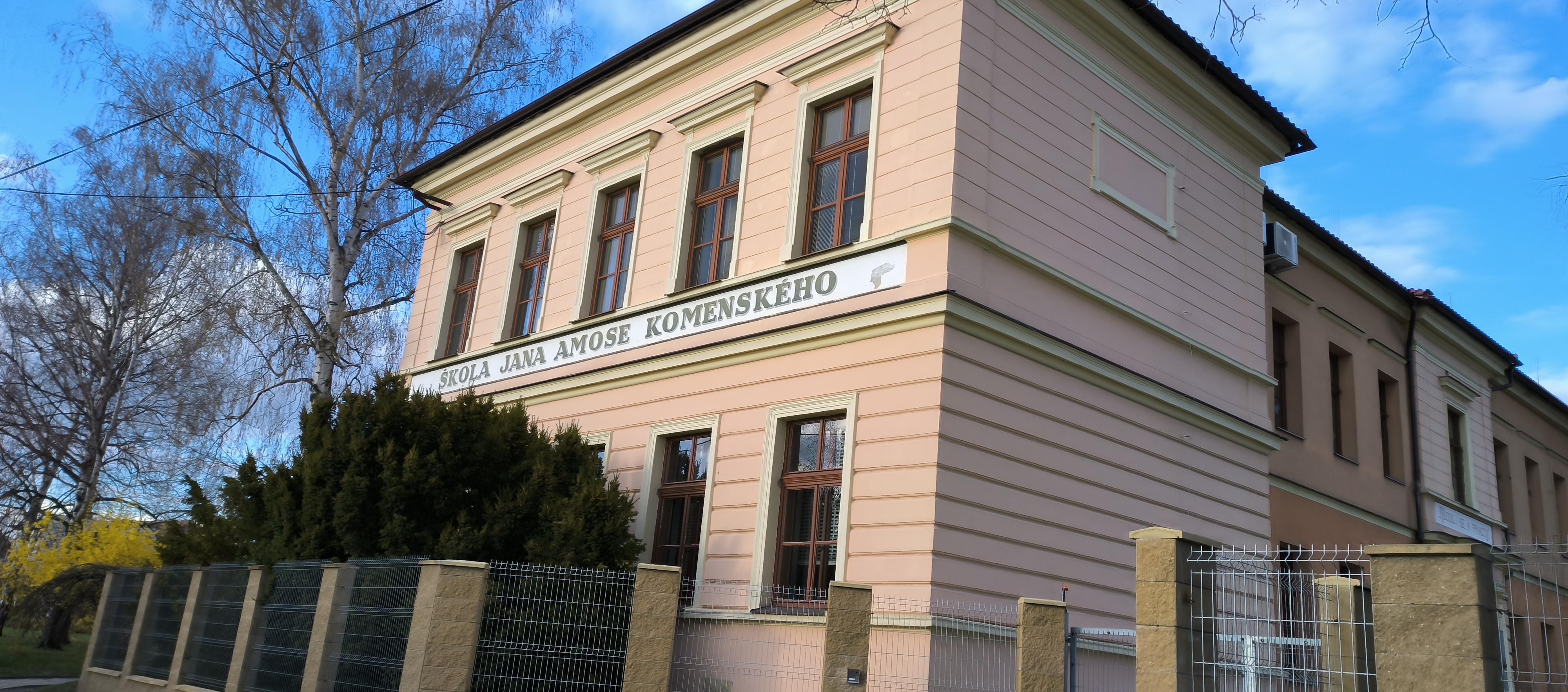 ZŠ J. A. Komenského, Kly foto 2