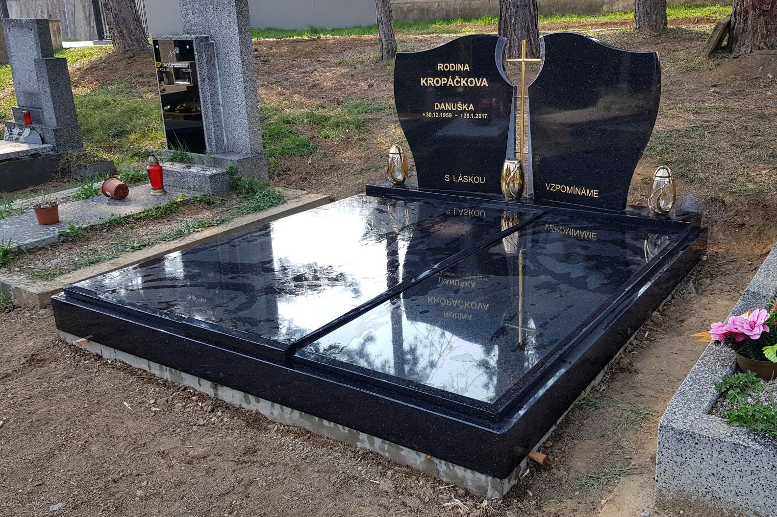 Dvojhroby - společná a trvalá vzpomínka na blízké