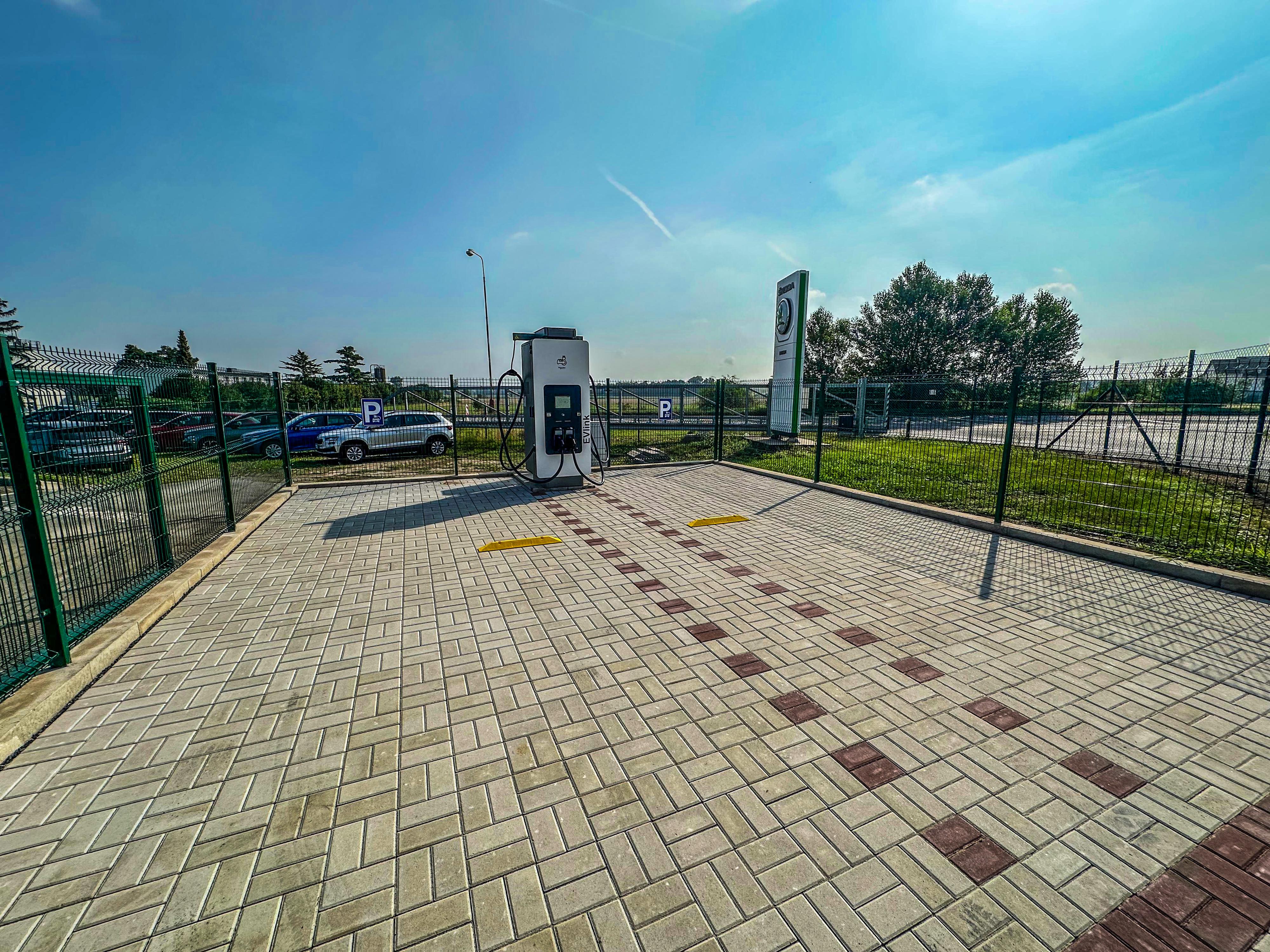 UNIKOM nabíjecí stanice 180 kW foto 6