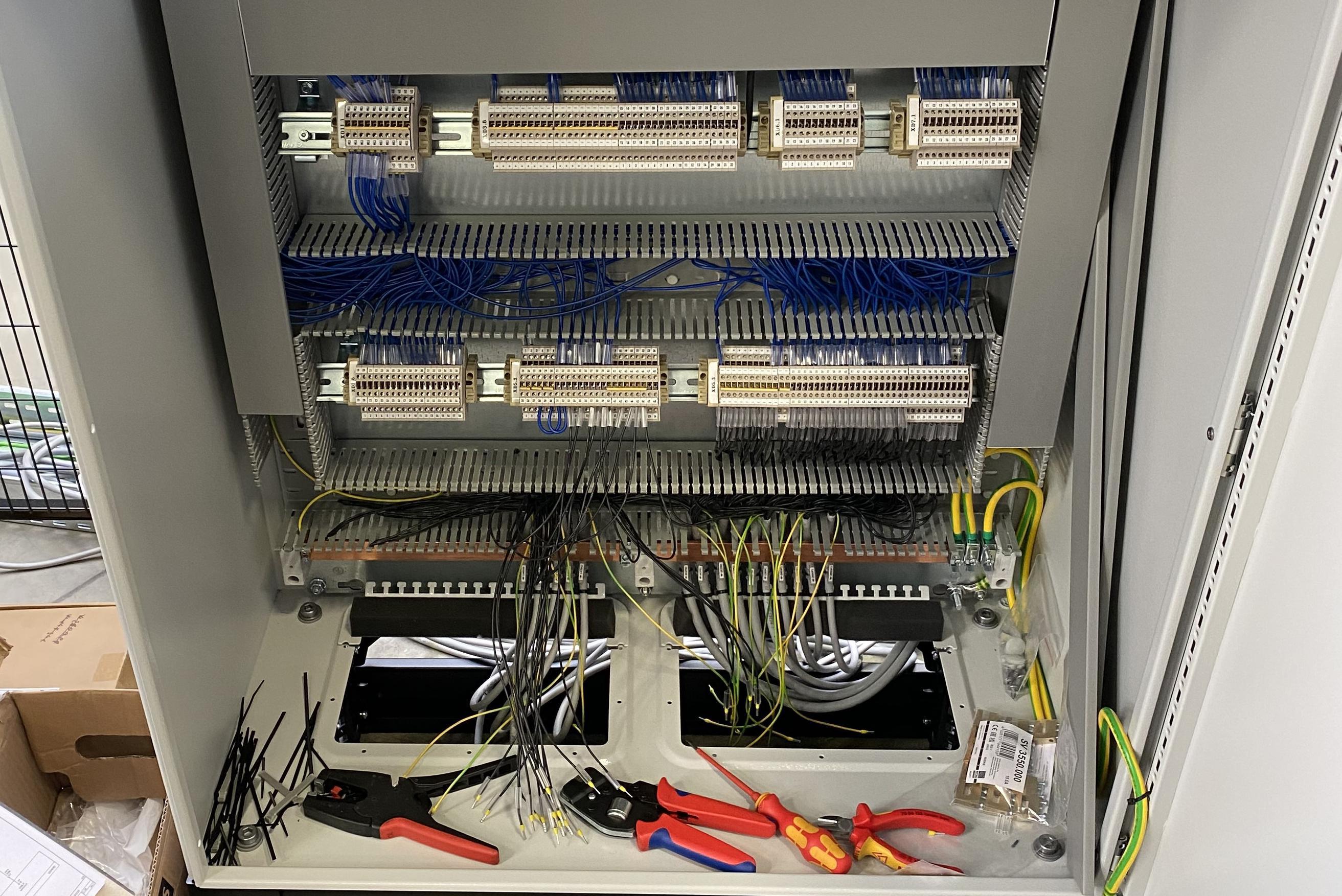 Elektromontážní a elektroinstalační práce Ing. Oleg Tutin