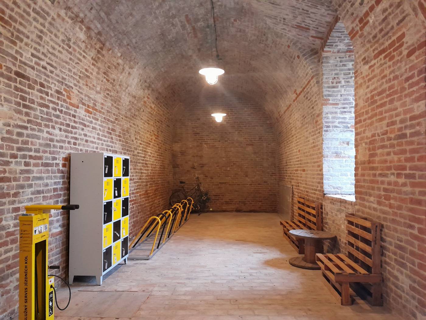 Nabíjecí stanice Turistický areál Bastion I a podzemí v Josefově foto 2