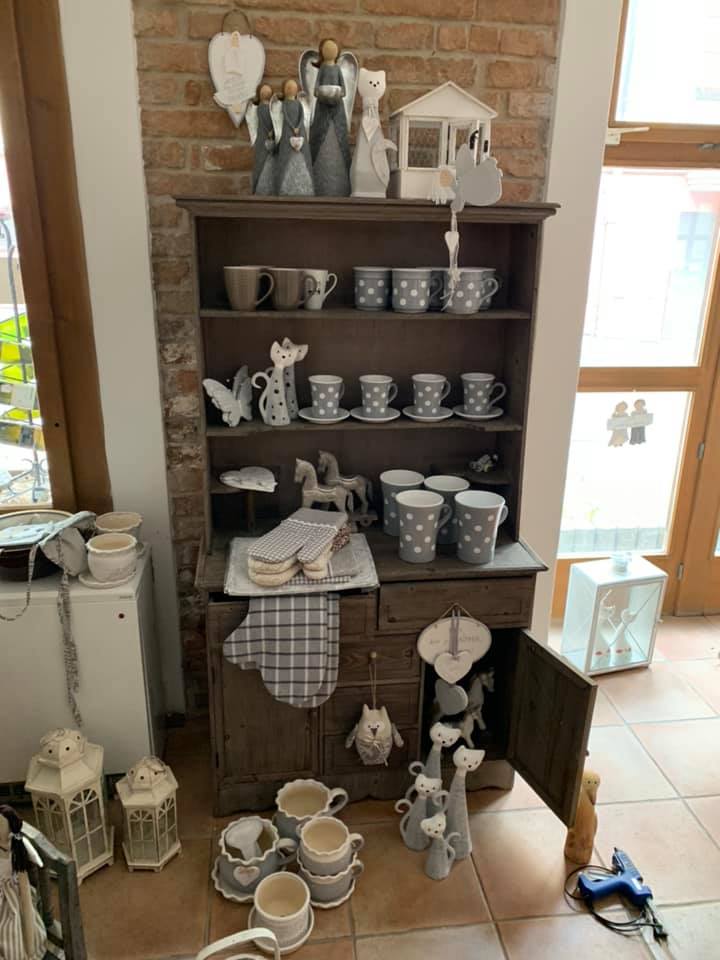 Koloniál - kafé Mezi hrnky foto 3