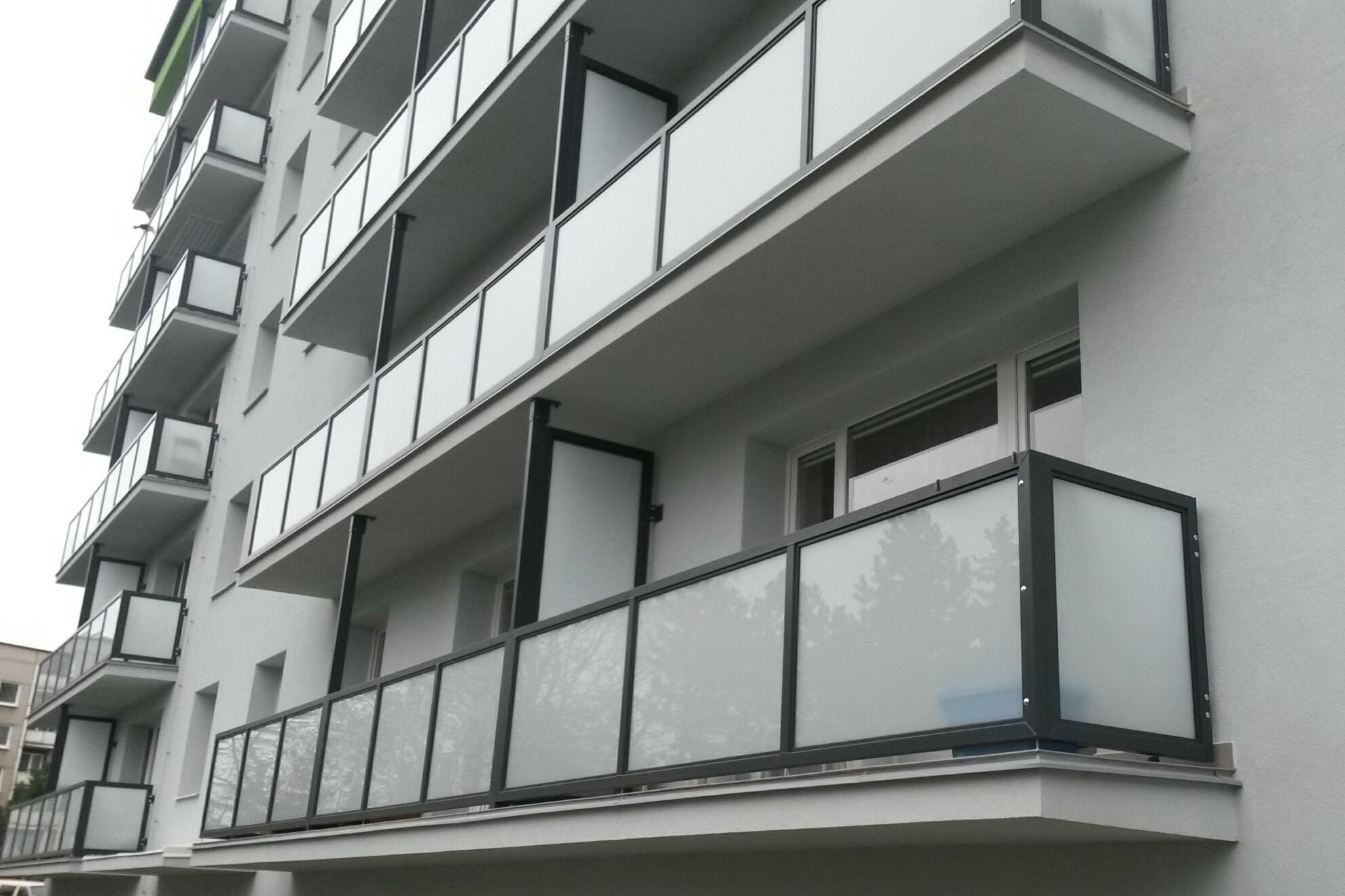 Balkonové zábradlí - výroba a montáž