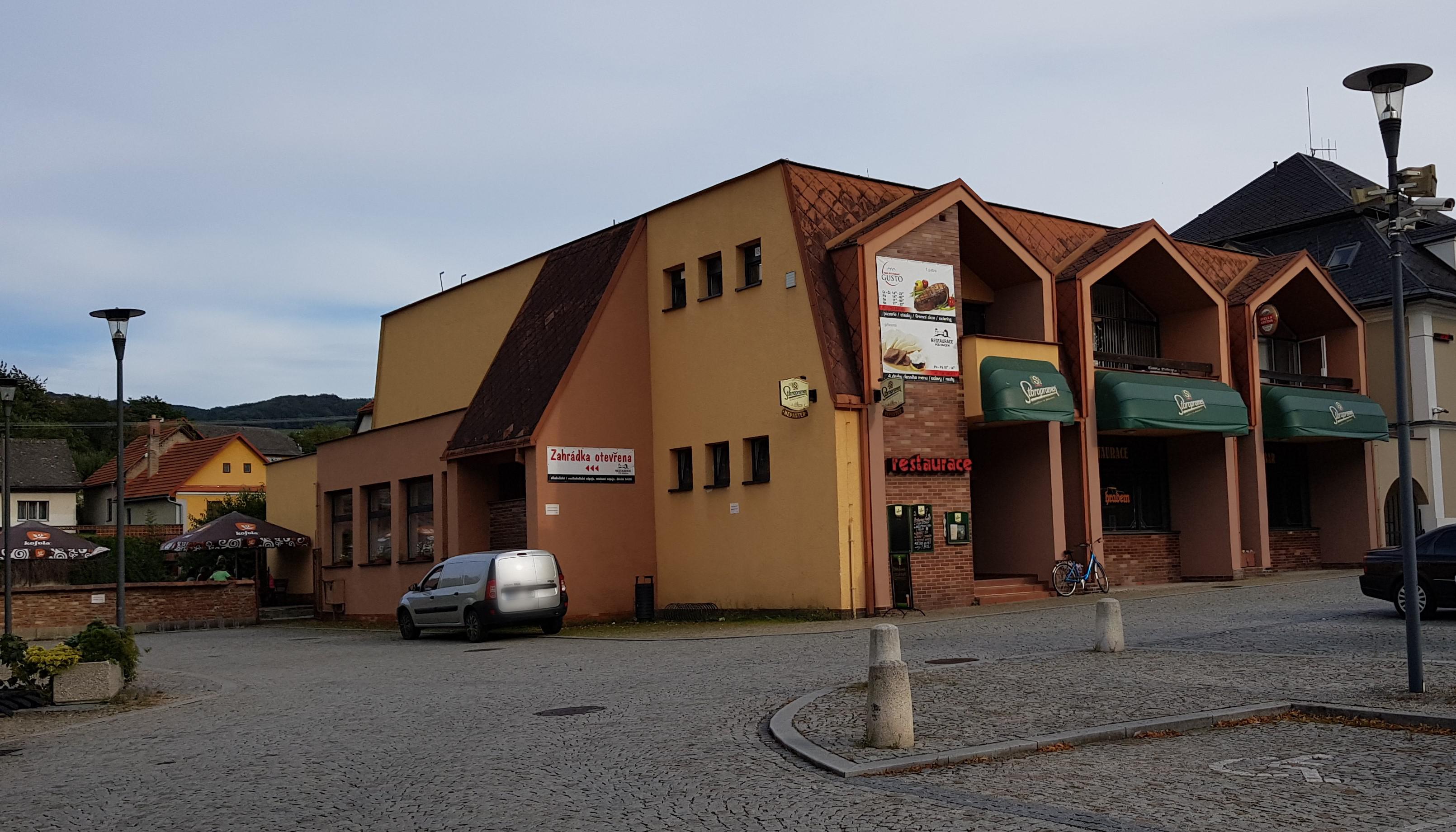 Restaurace Pod hradem foto 2