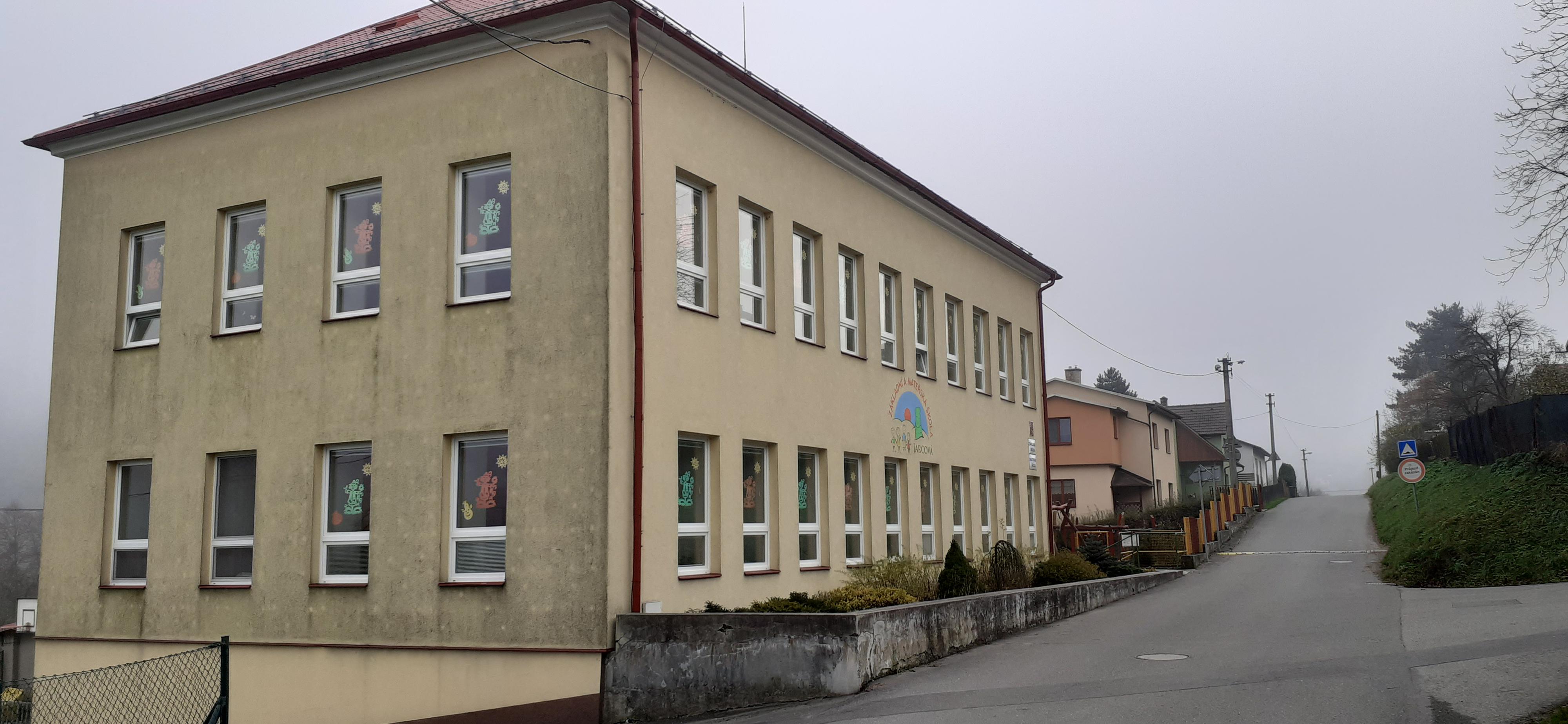 ZŠ a MŠ Jarcová, okres Vsetín foto 3