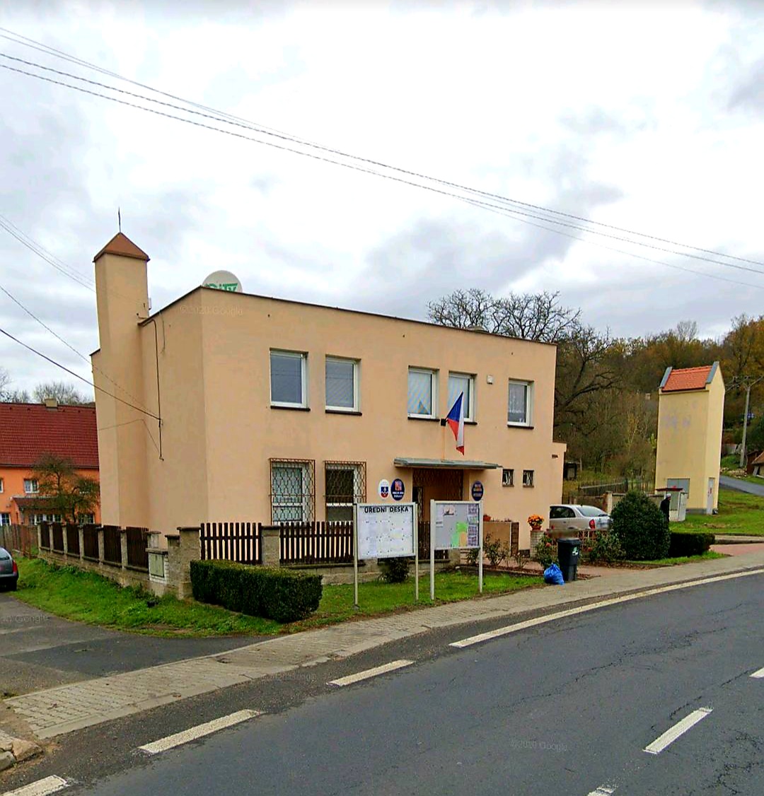 Žiželice - obecní úřad foto 2