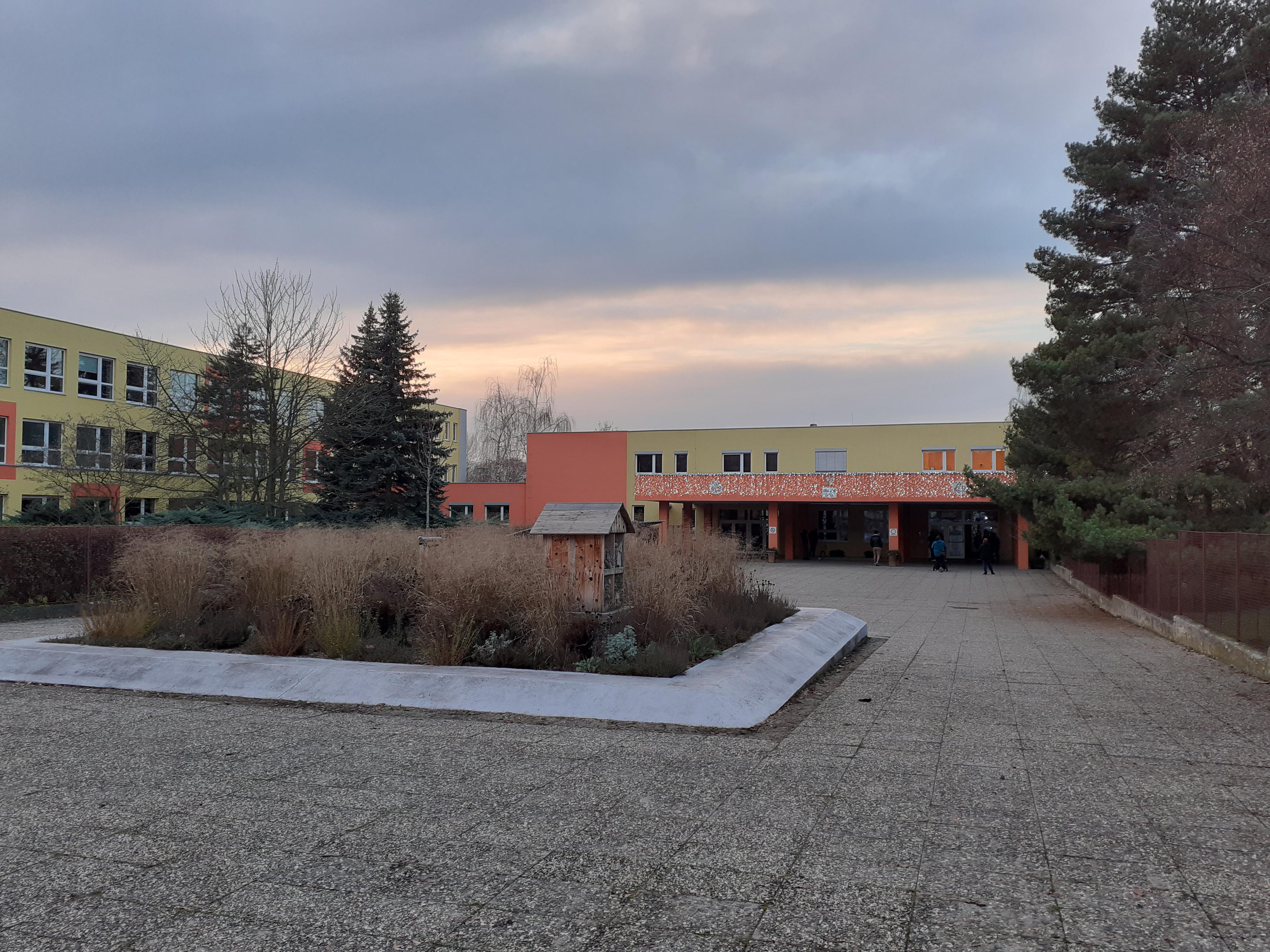 ZŠ Neratovice, 28. října foto 4