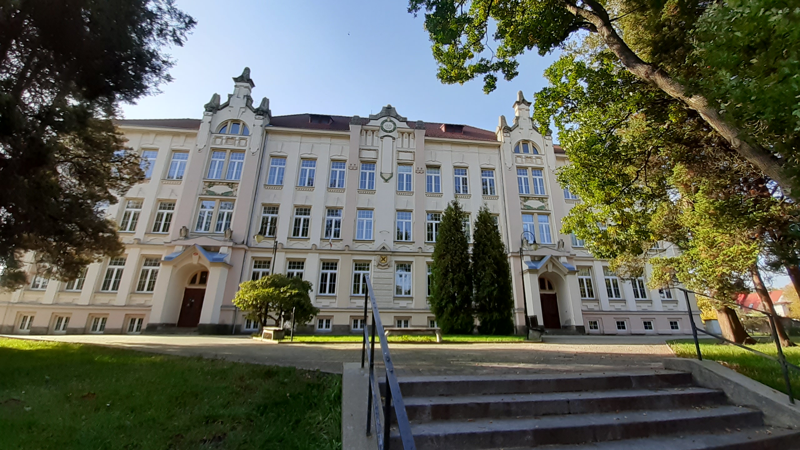 ZŠ a MŠ Bohumila Hynka Cvikov, Sad 5. května foto 5