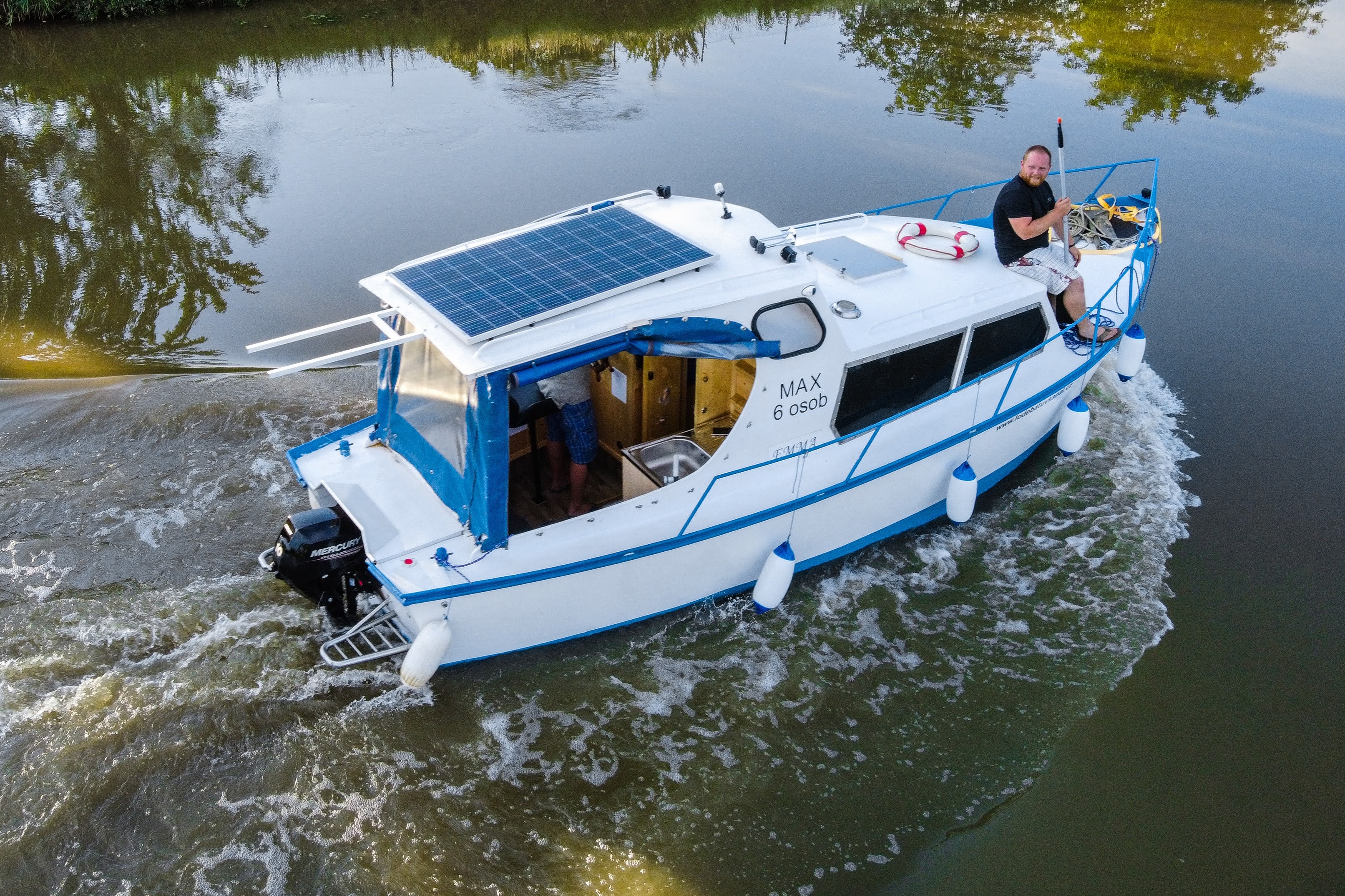 Půjčovna hausbótů lodebatuvkanal.cz foto 2