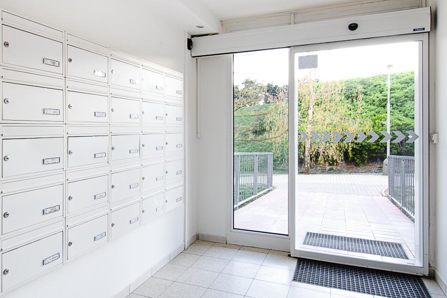 Automatické dveře pro bytové domy