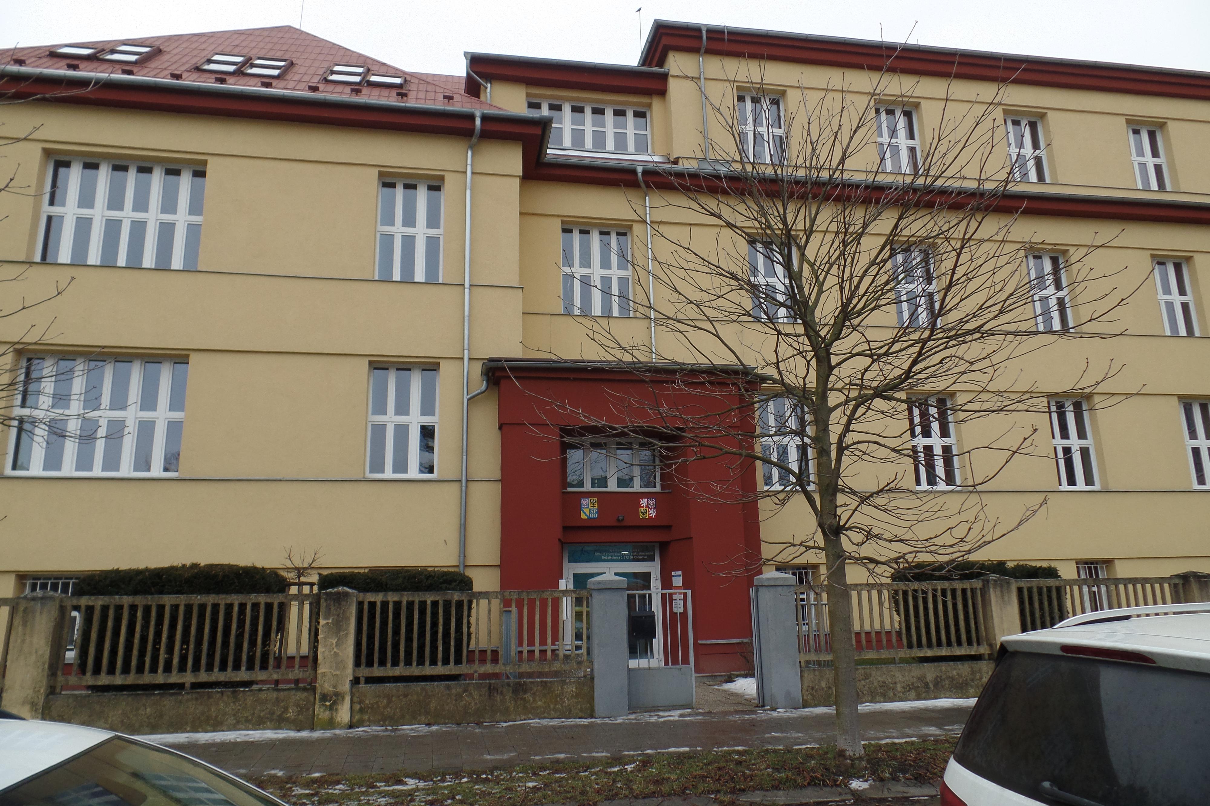 Vyšší odborná škola a Střední průmyslová škola elektrotechnická, Olomouc, Božetěchova 3 foto 2