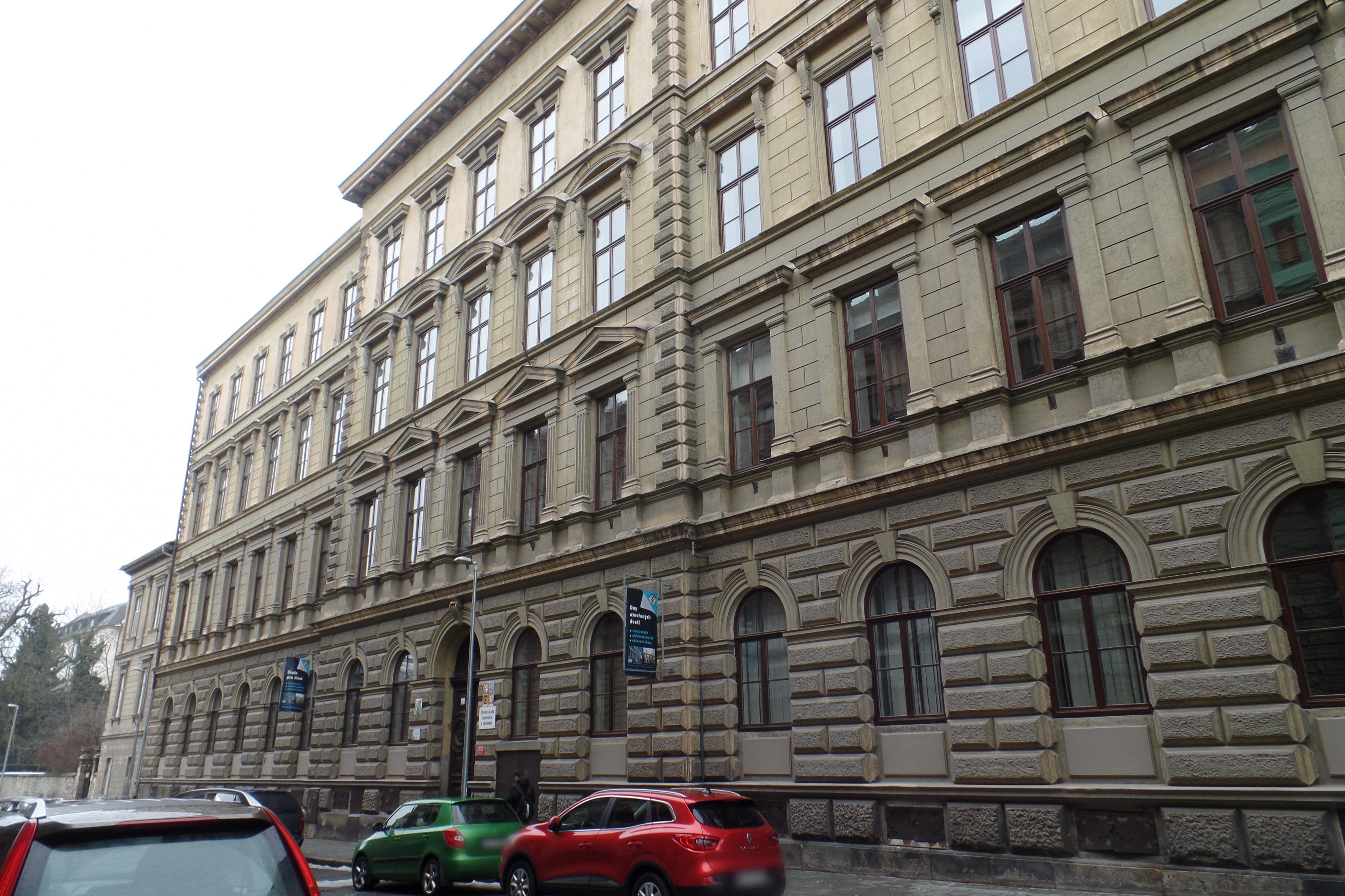 Střední škola technických profesí Olomouc, Kosinova 4 foto 2