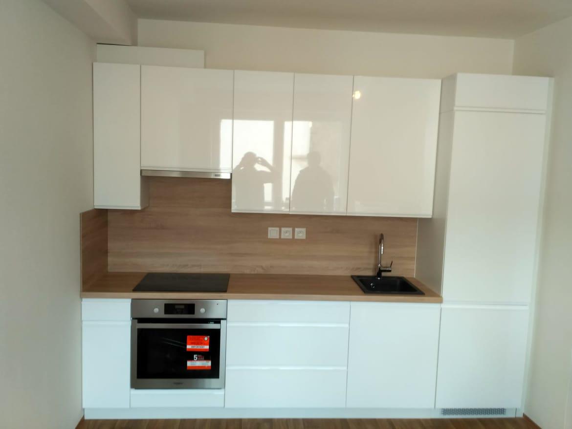 Škvrna - nábytek a kuchyně foto 3