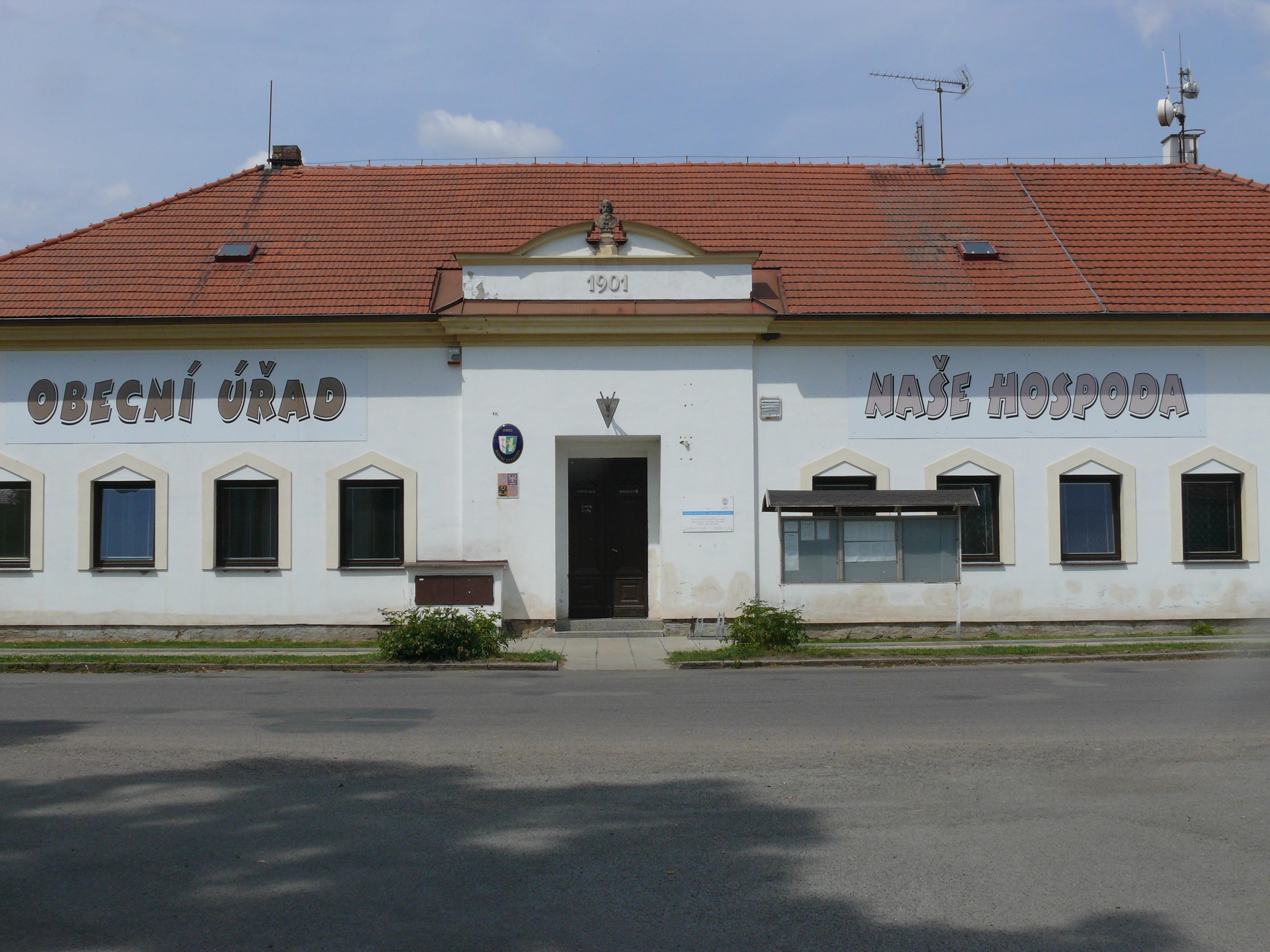 Dolní Stakory - obecní úřad
