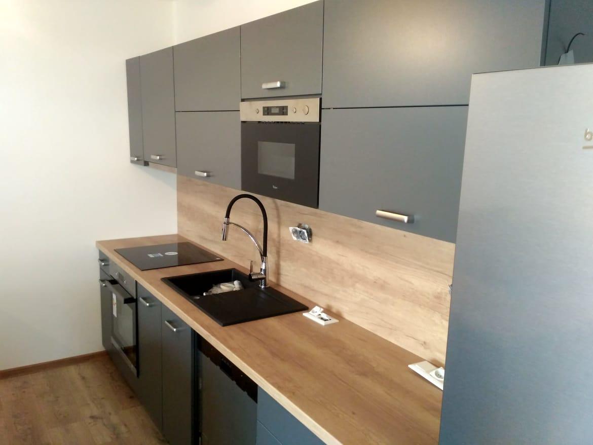 Škvrna - nábytek a kuchyně foto 2