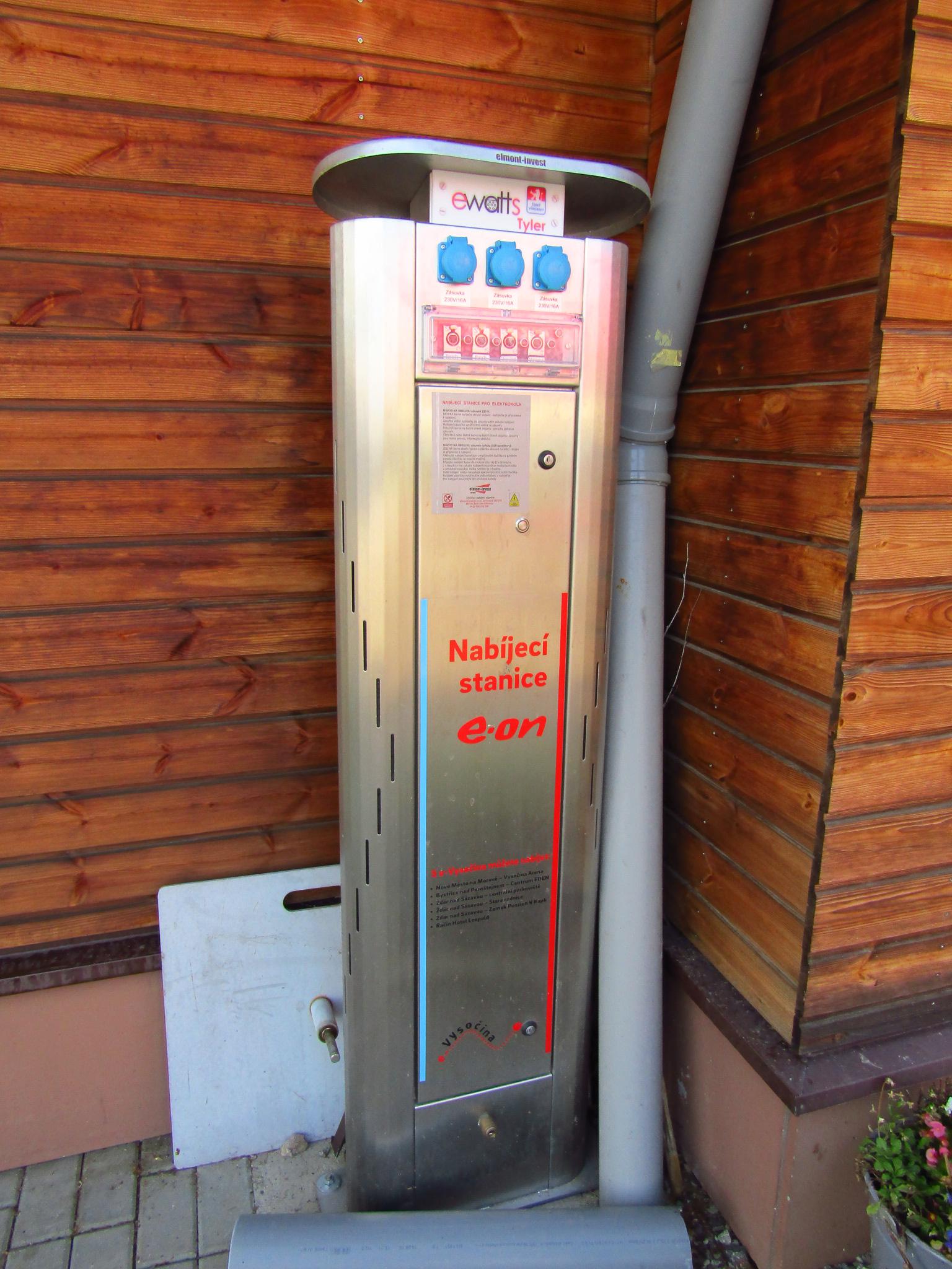 EVSELECT s.r.o. - Nabíjecí stanice foto 2