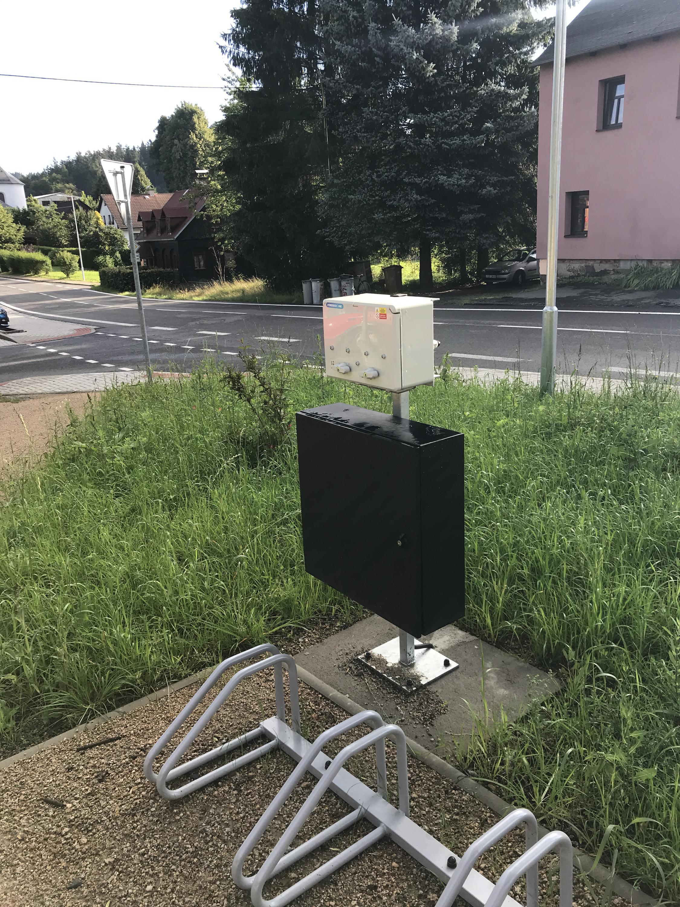 Nabíjecí stanice Petrovice náměstí foto 2