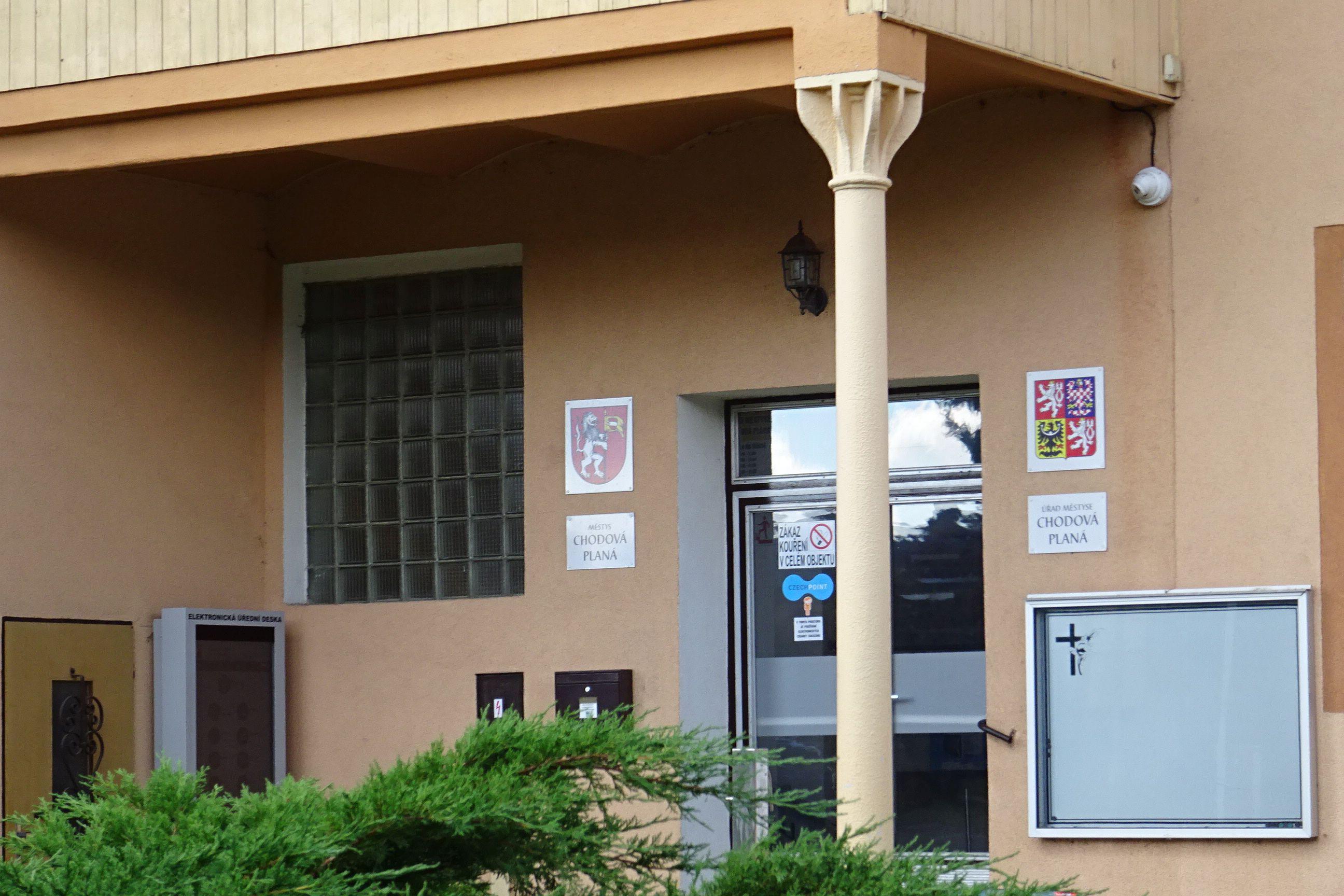 Chodová Planá - úřad městyse foto 6