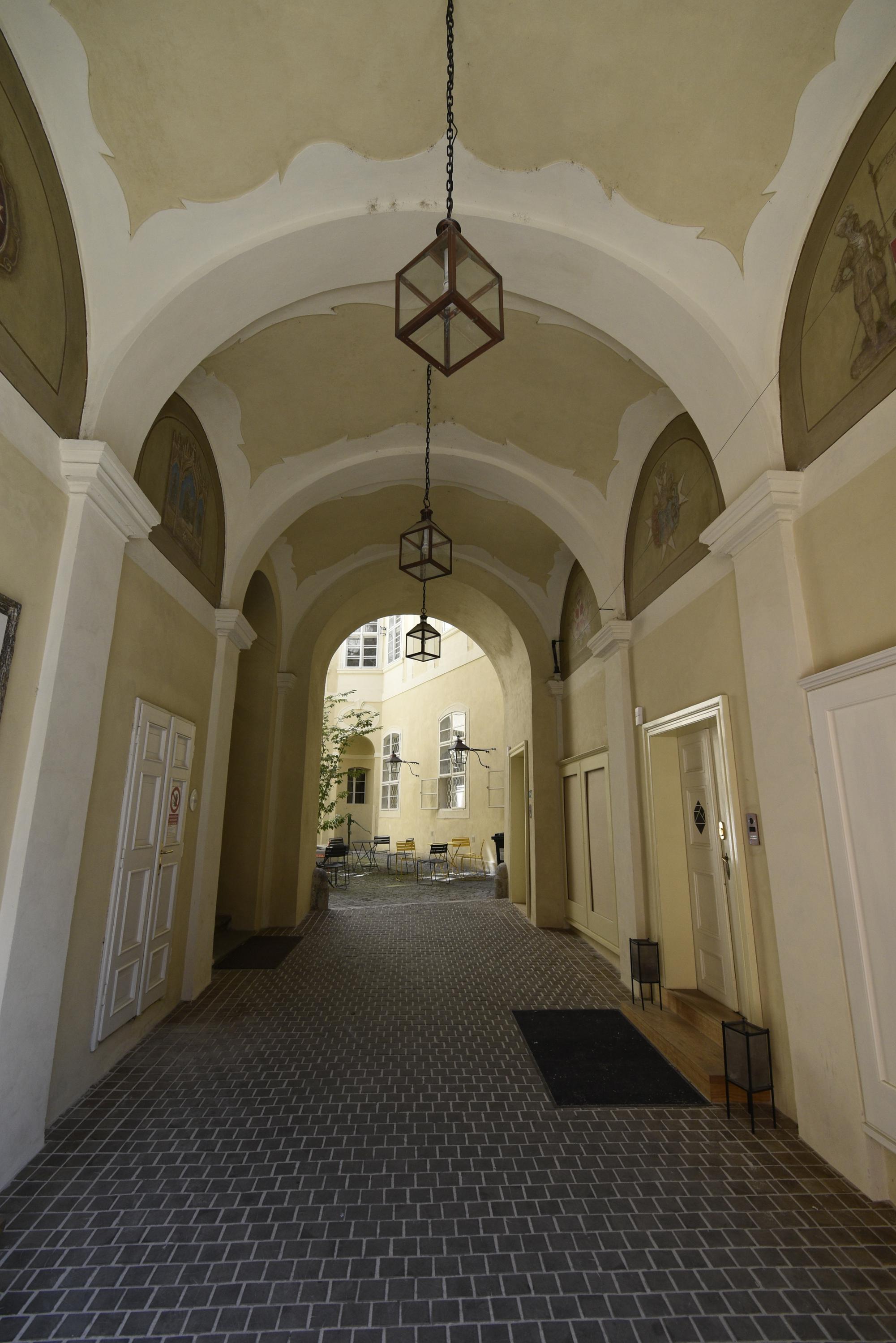 Fine Antiques Prague foto 2