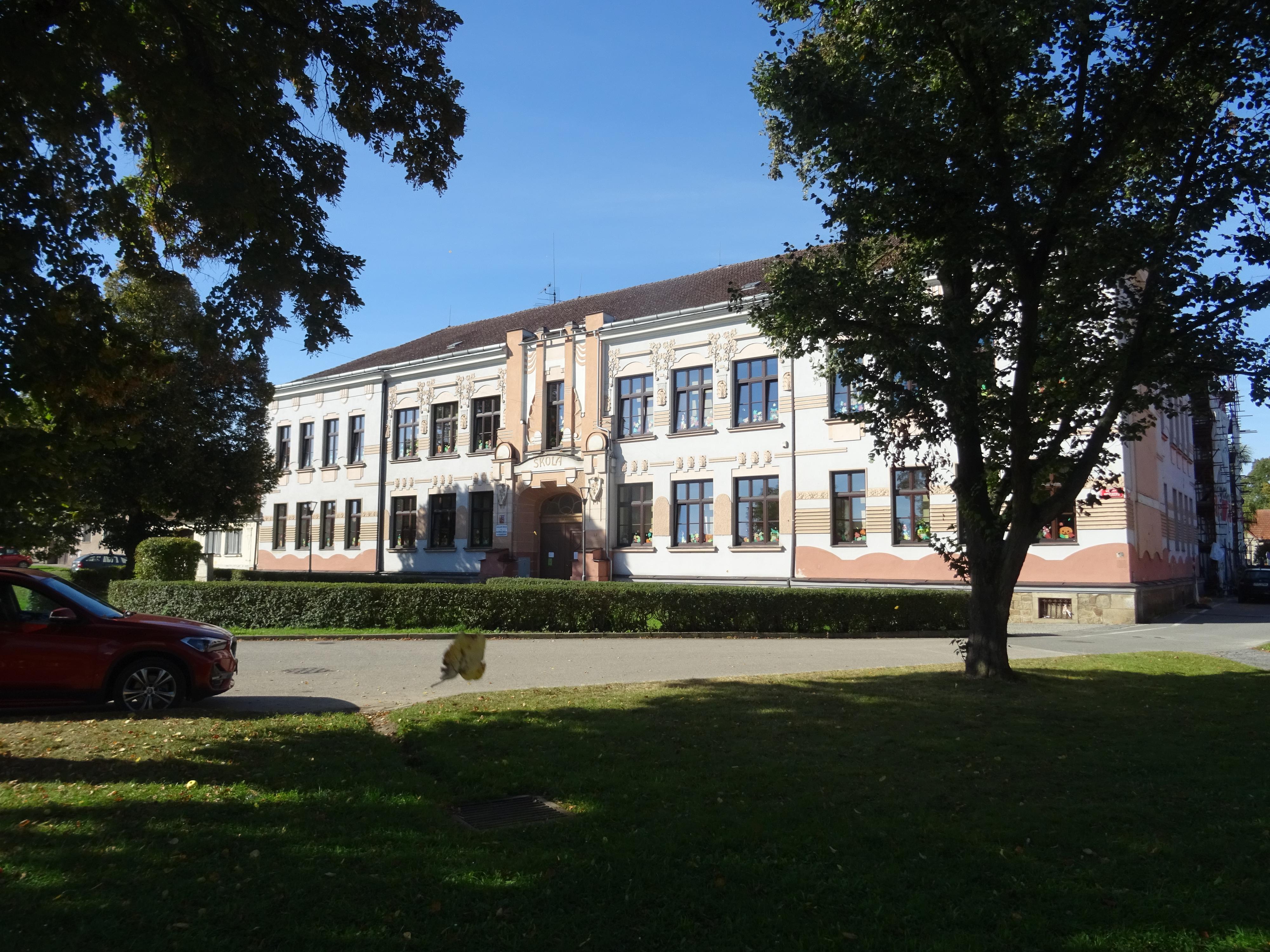 ZŠ a MŠ Dolní Bukovsko foto 2