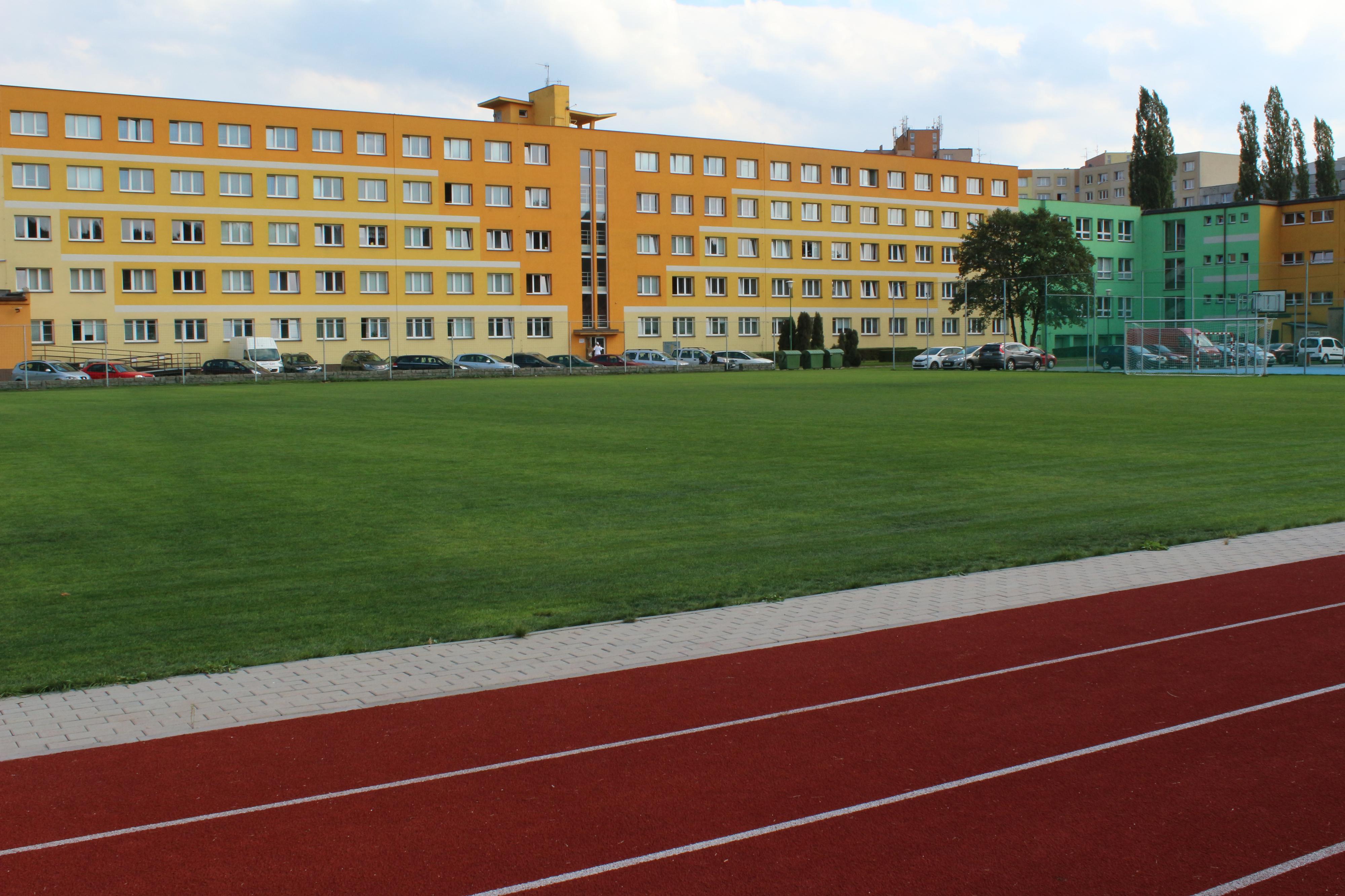 Hotelová škola Ostrava - školní jídelna foto 6