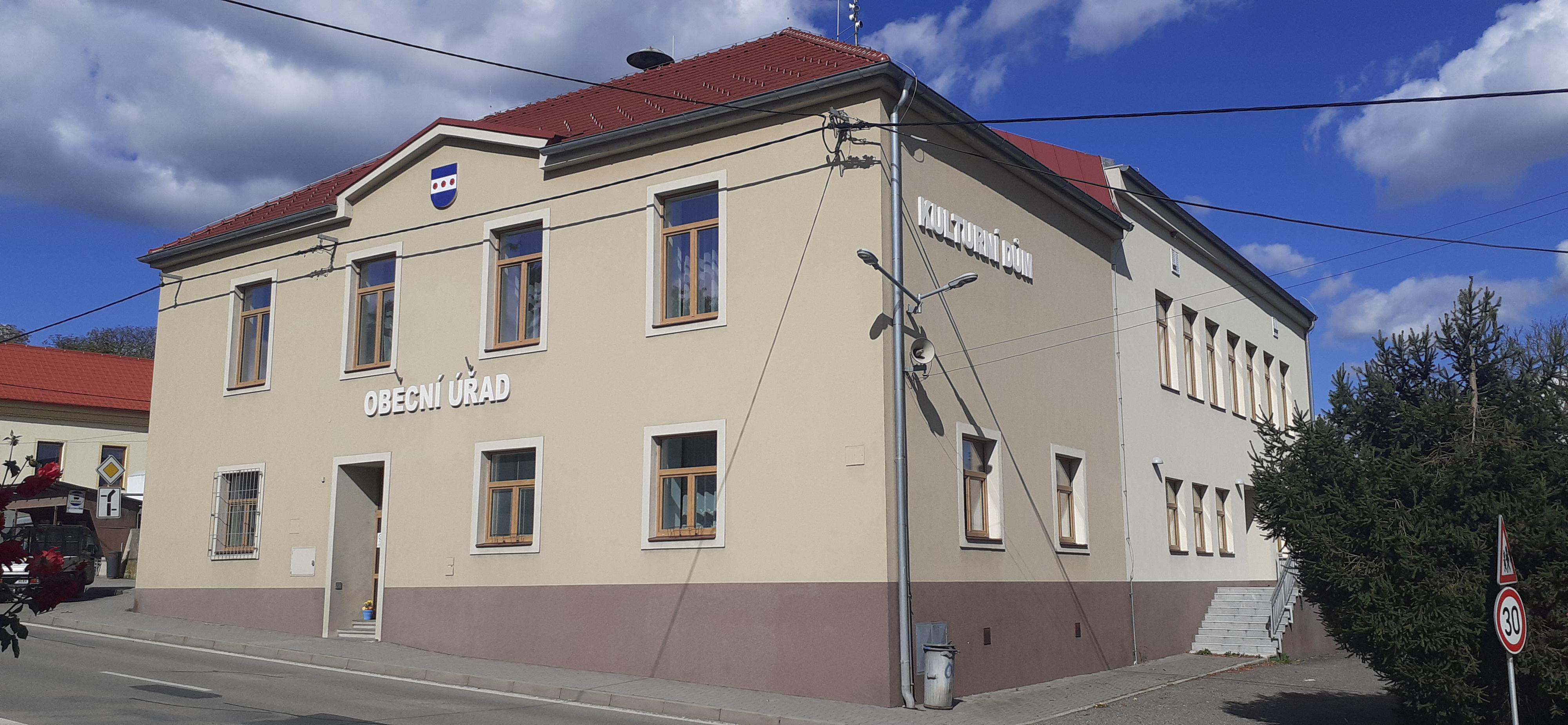 Sebranice - obecní úřad foto 5