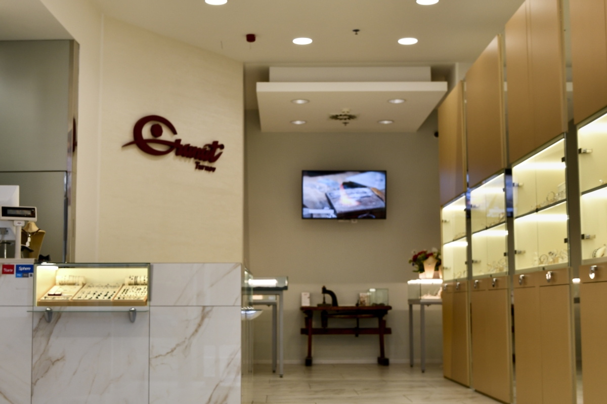 Granát – podniková prodejna foto 3