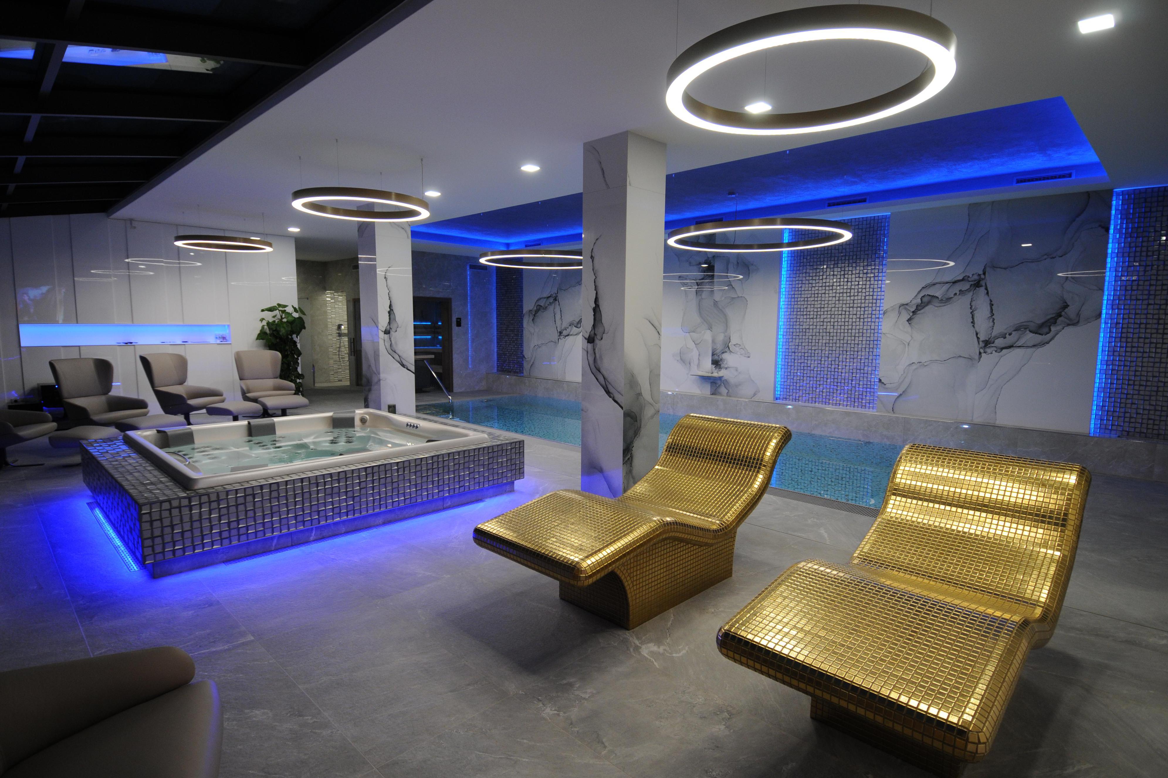 BAZÉNY - WHIRLPOOLY - SAUNY - BWS PŘEROV s.r.o.