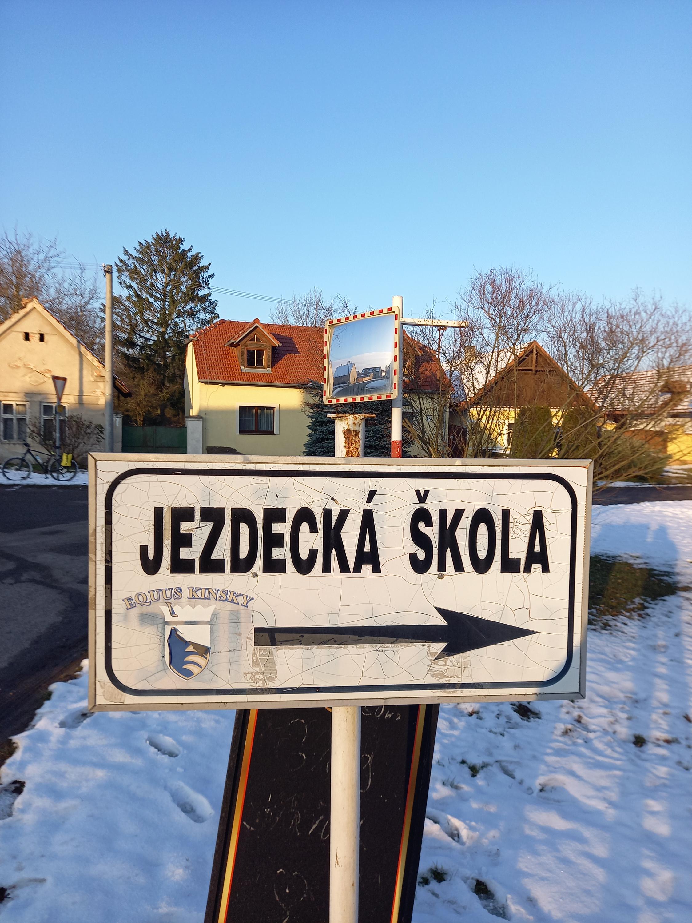 Jezdecká škola Equus Kinsky foto 4